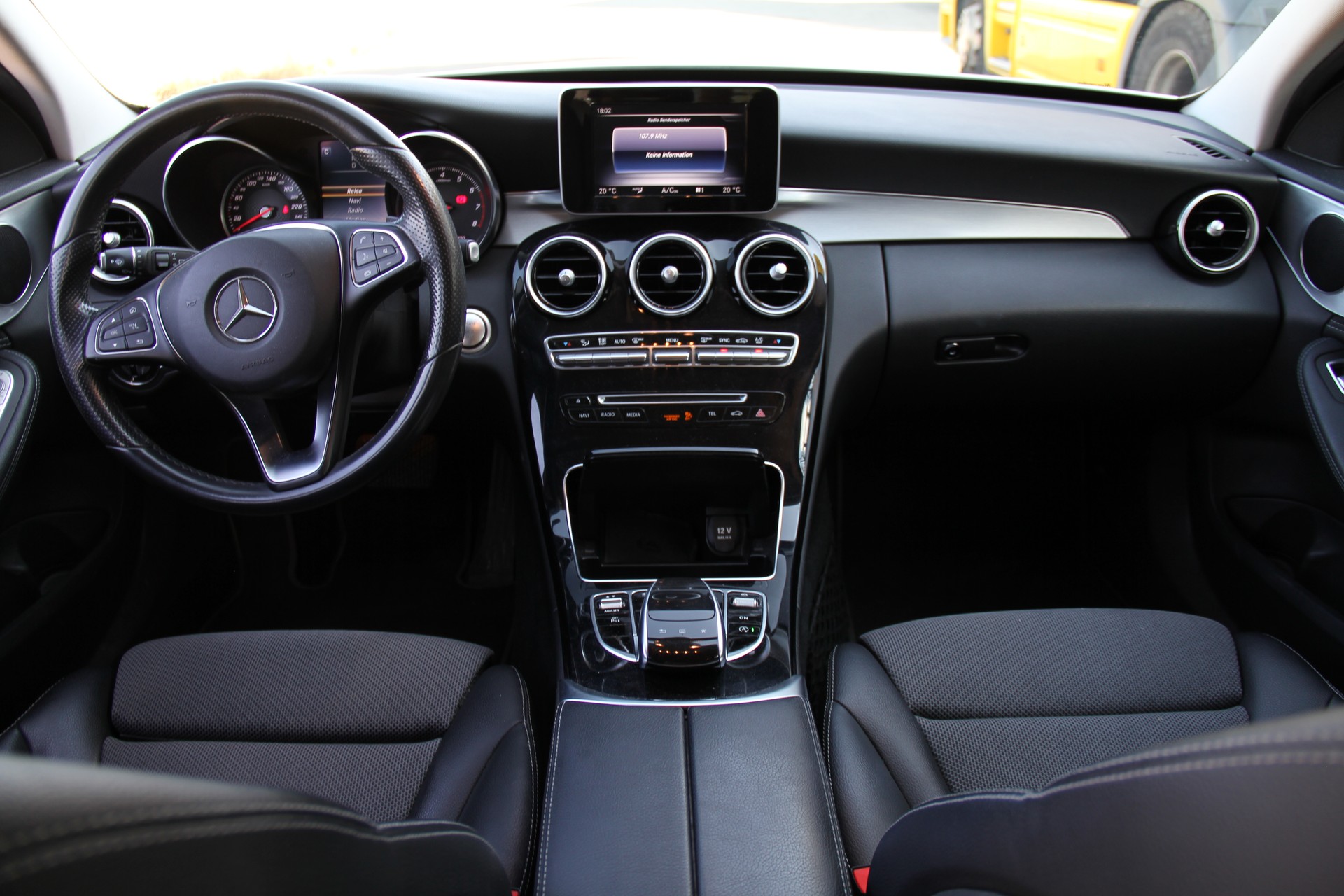 MERCEDES-BENZ C 180 Avantgarde 7G-Tronic-image-6
