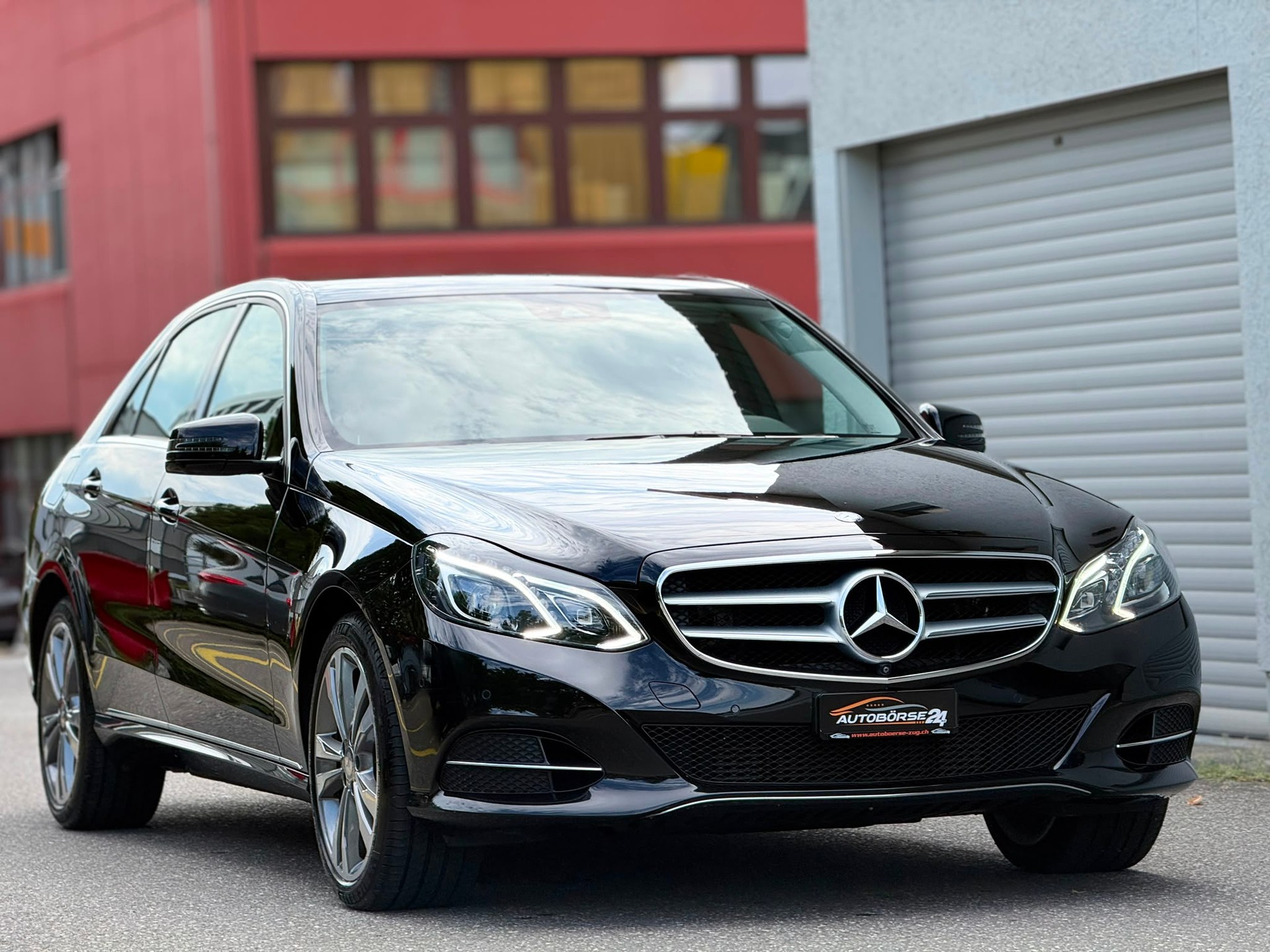 MERCEDES-BENZ E 250 CDI BlueTec Avantg. 4m-showroom-element-1