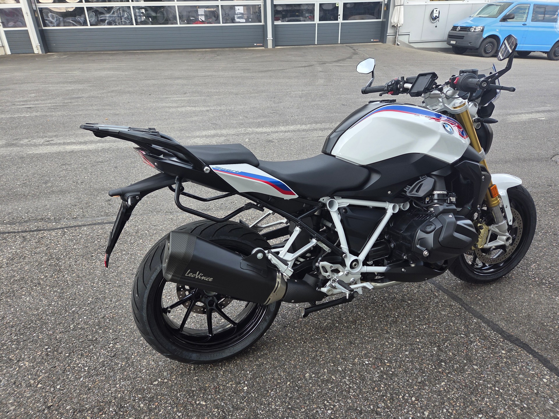 BMW R 1250 R-image-2