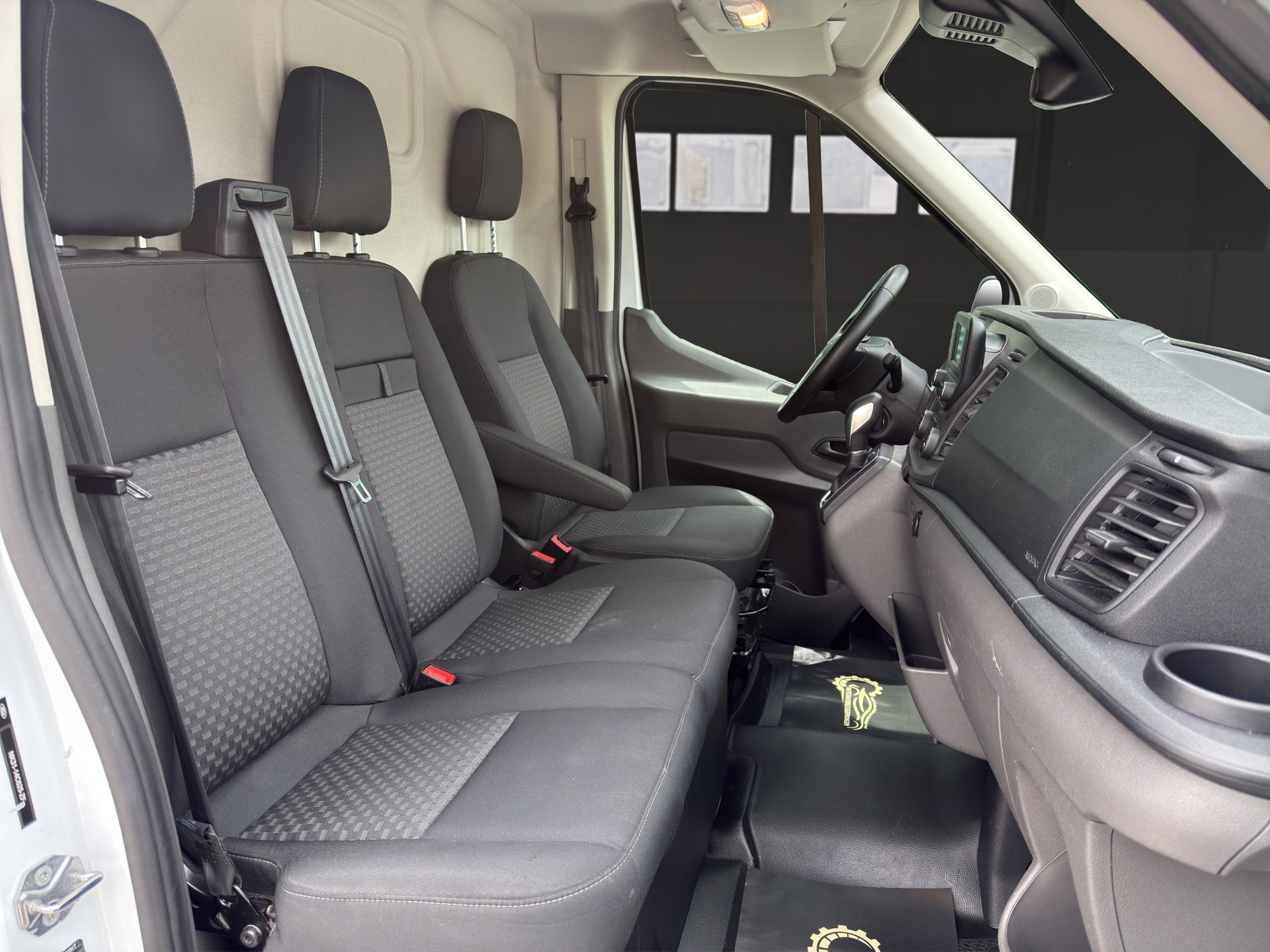 FORD Transit Van 350 L3 Trend 2.0 TDCi 130 FWD A-image-9