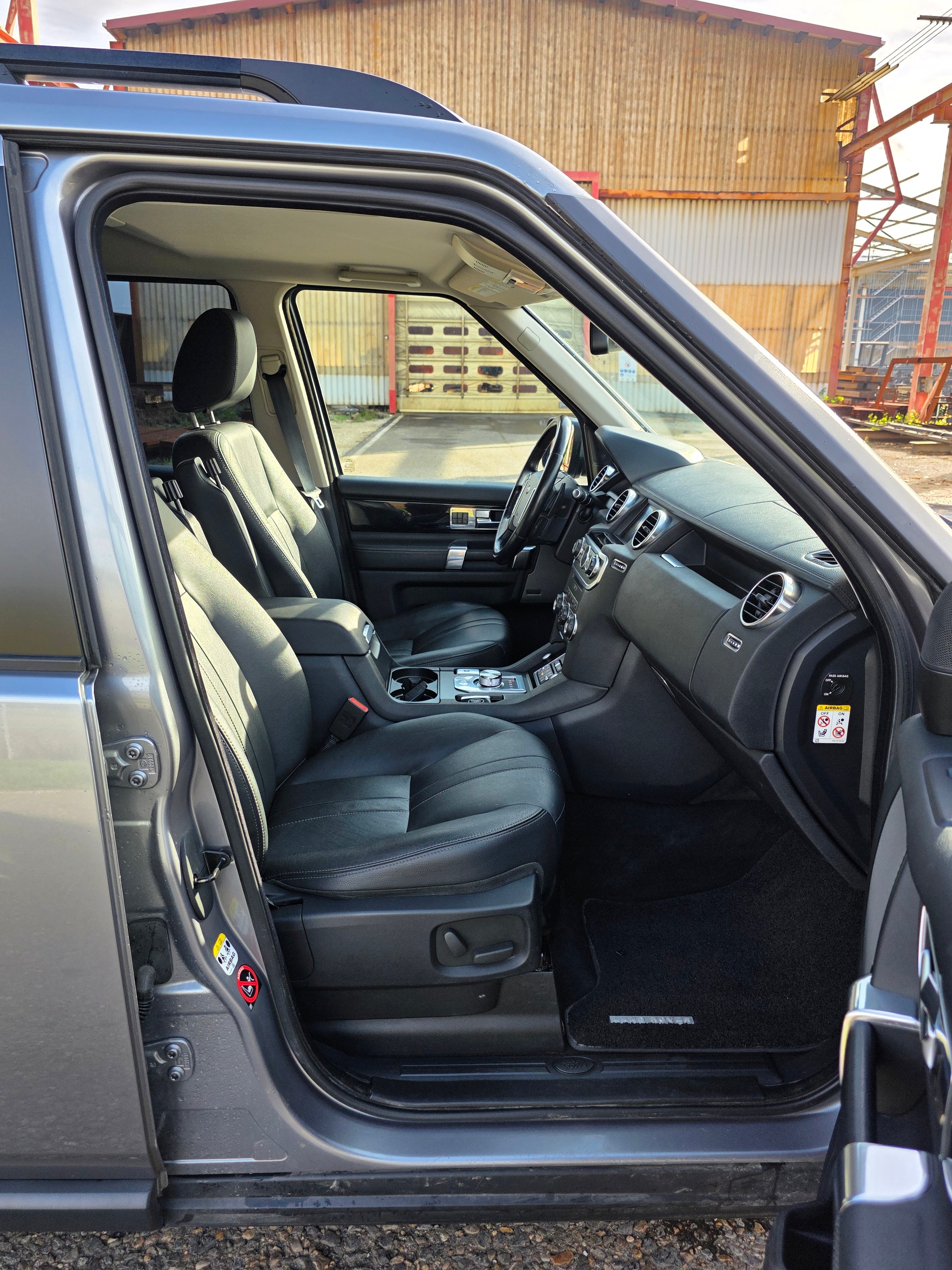 LAND ROVER Discovery 3.0 SDV6 HSE Automatic / Neu ab Mfk-image-8