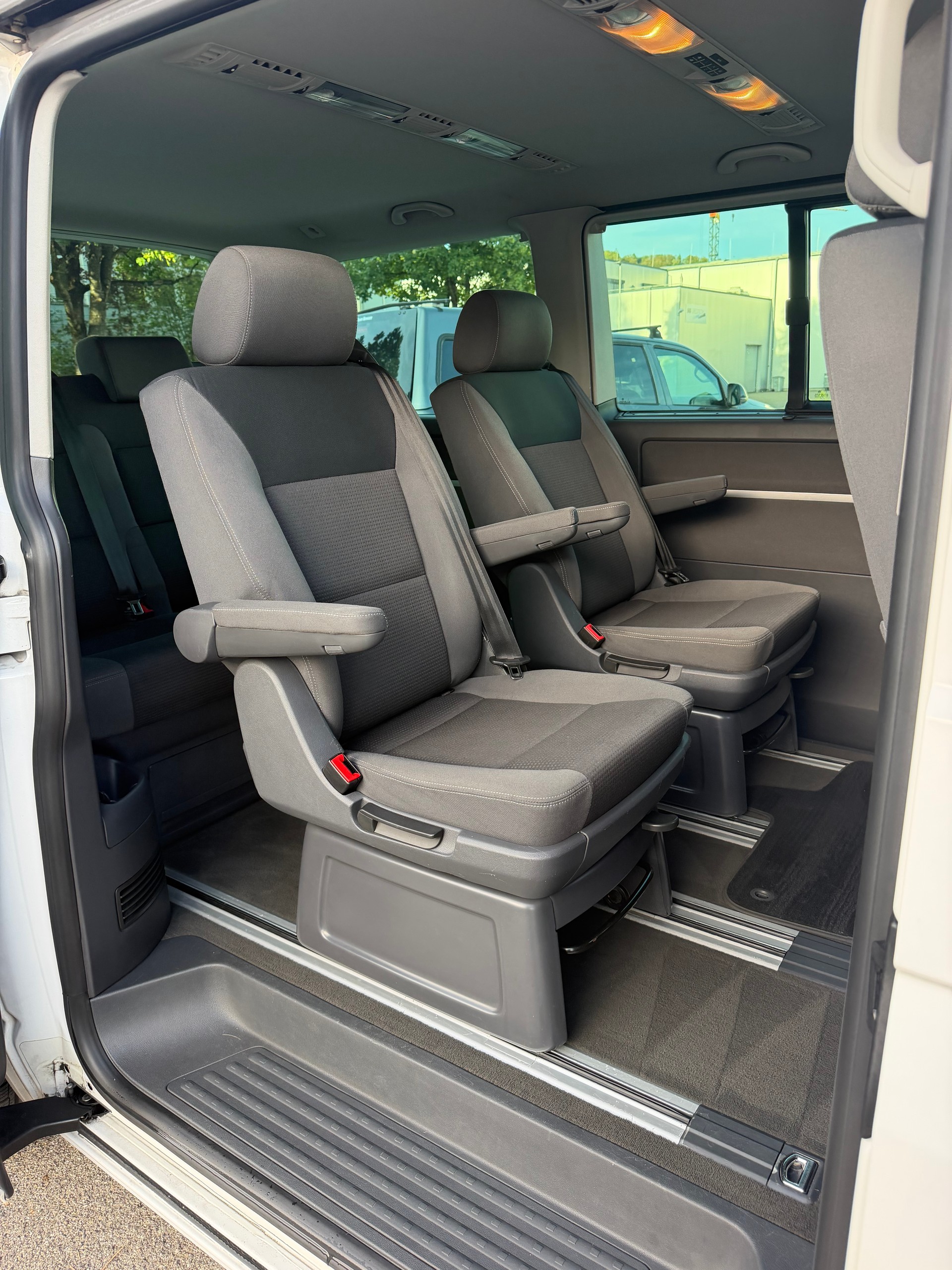 VW T5 Multivan 2.0 Bi-TDI CR CL Edition 25 4Mot. DSG-image-7