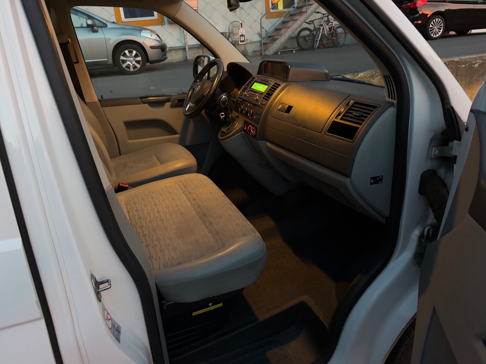 VW T5 2.0 Bi-TDI BMT 4Motion DSG-image-8