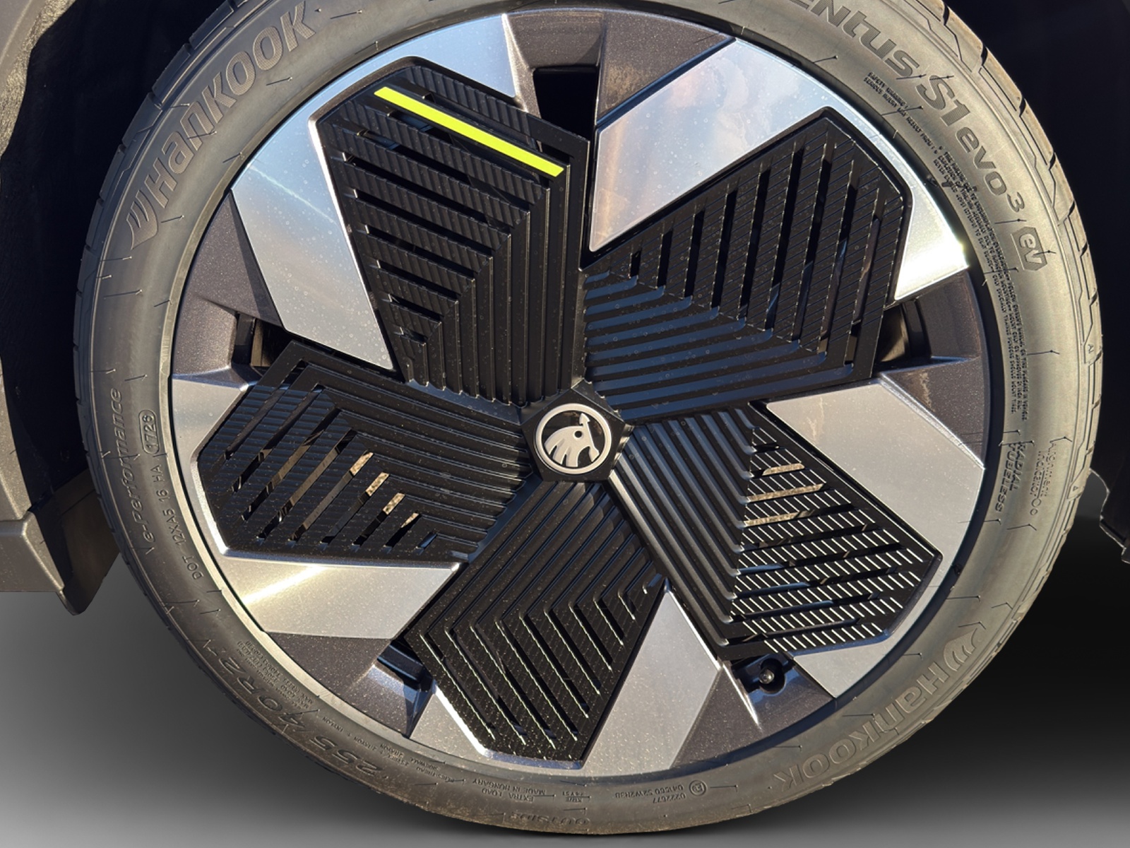 SKODA Elroq RS 4x4-image-14