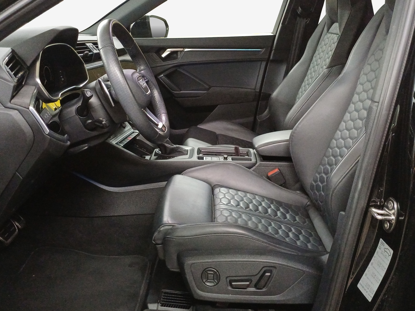 AUDI RS Q3 Sportback quattro S tronic-image-7