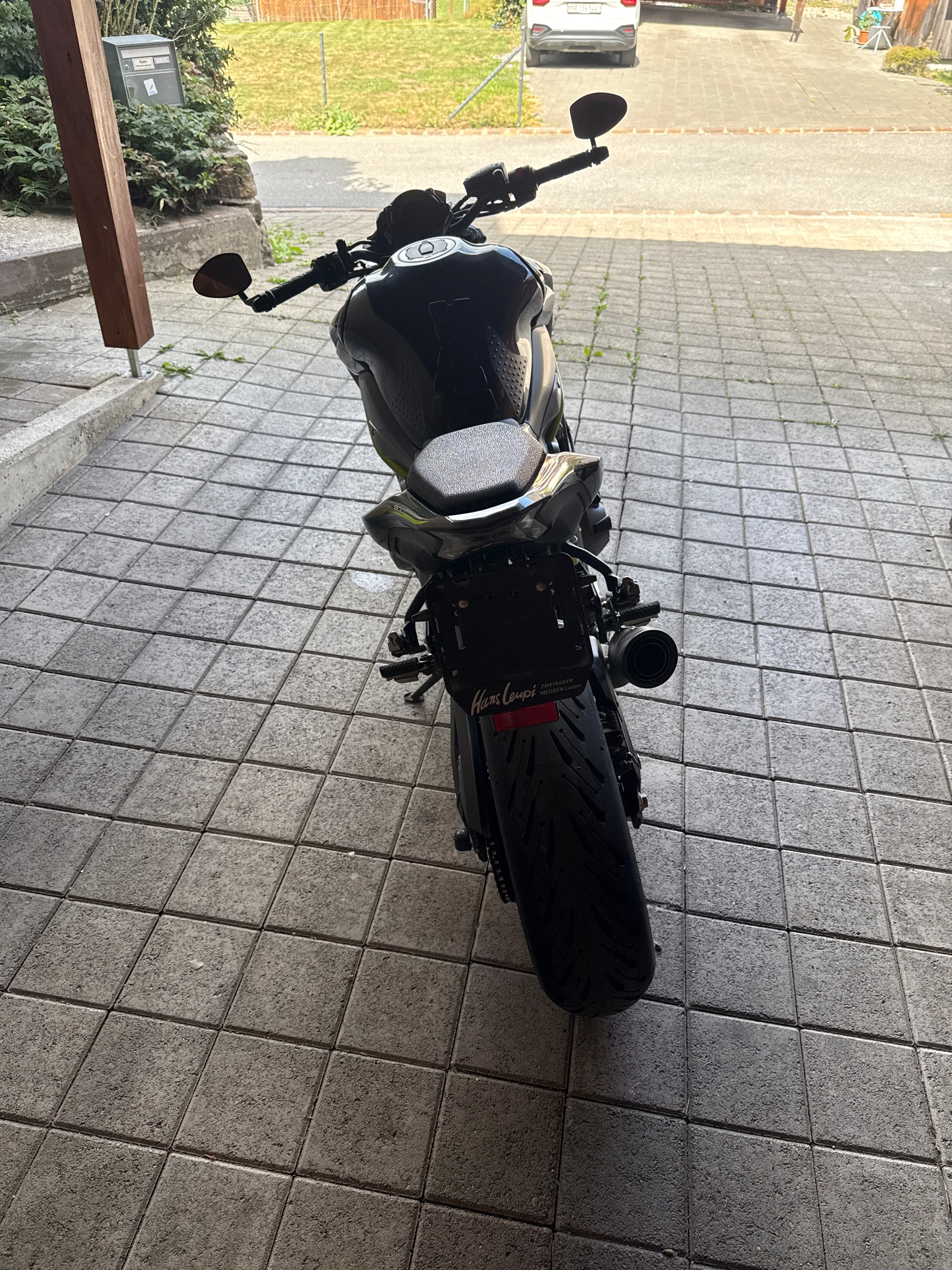 KAWASAKI Z 900-image-2