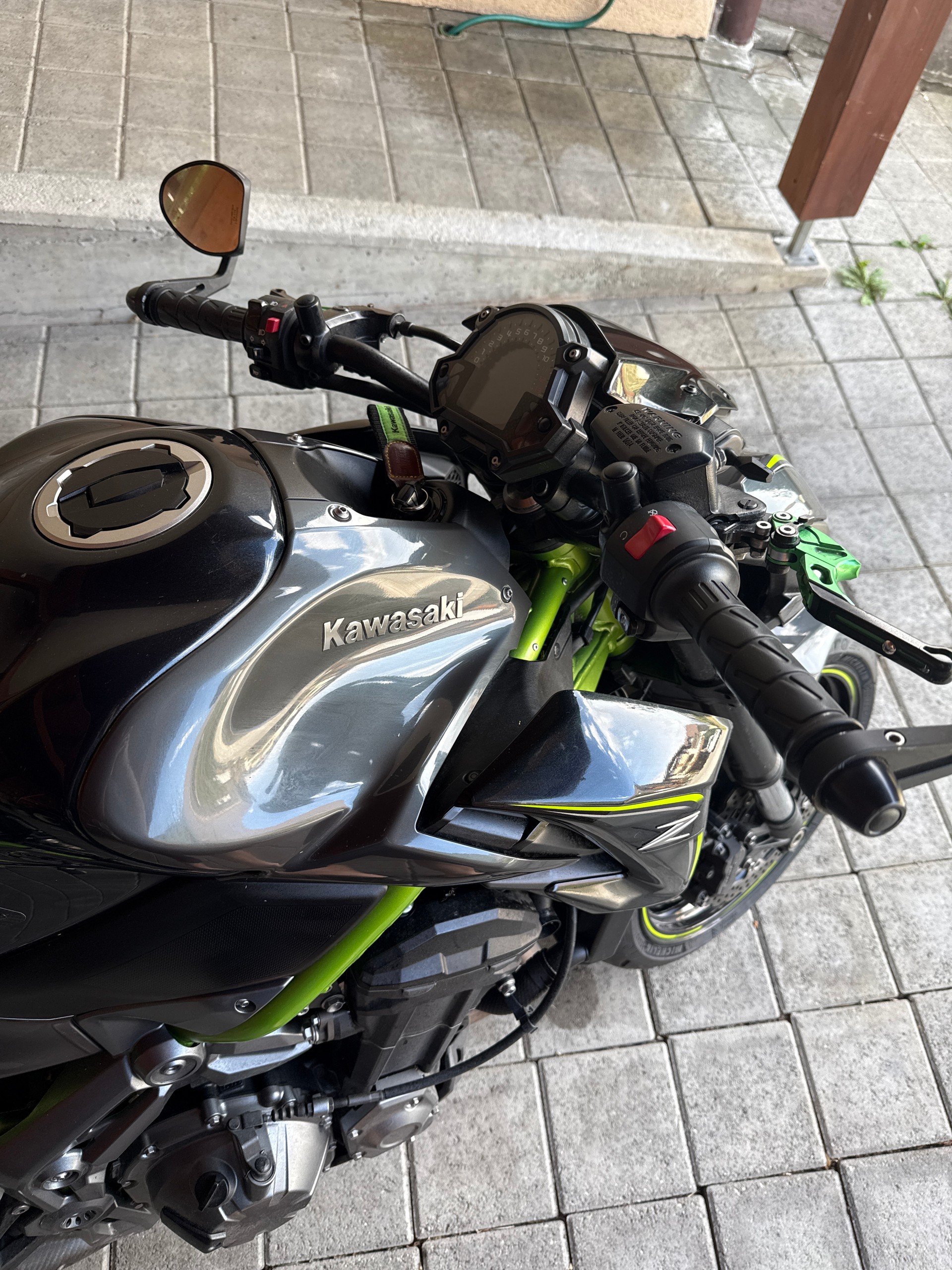 KAWASAKI Z 900-image-9