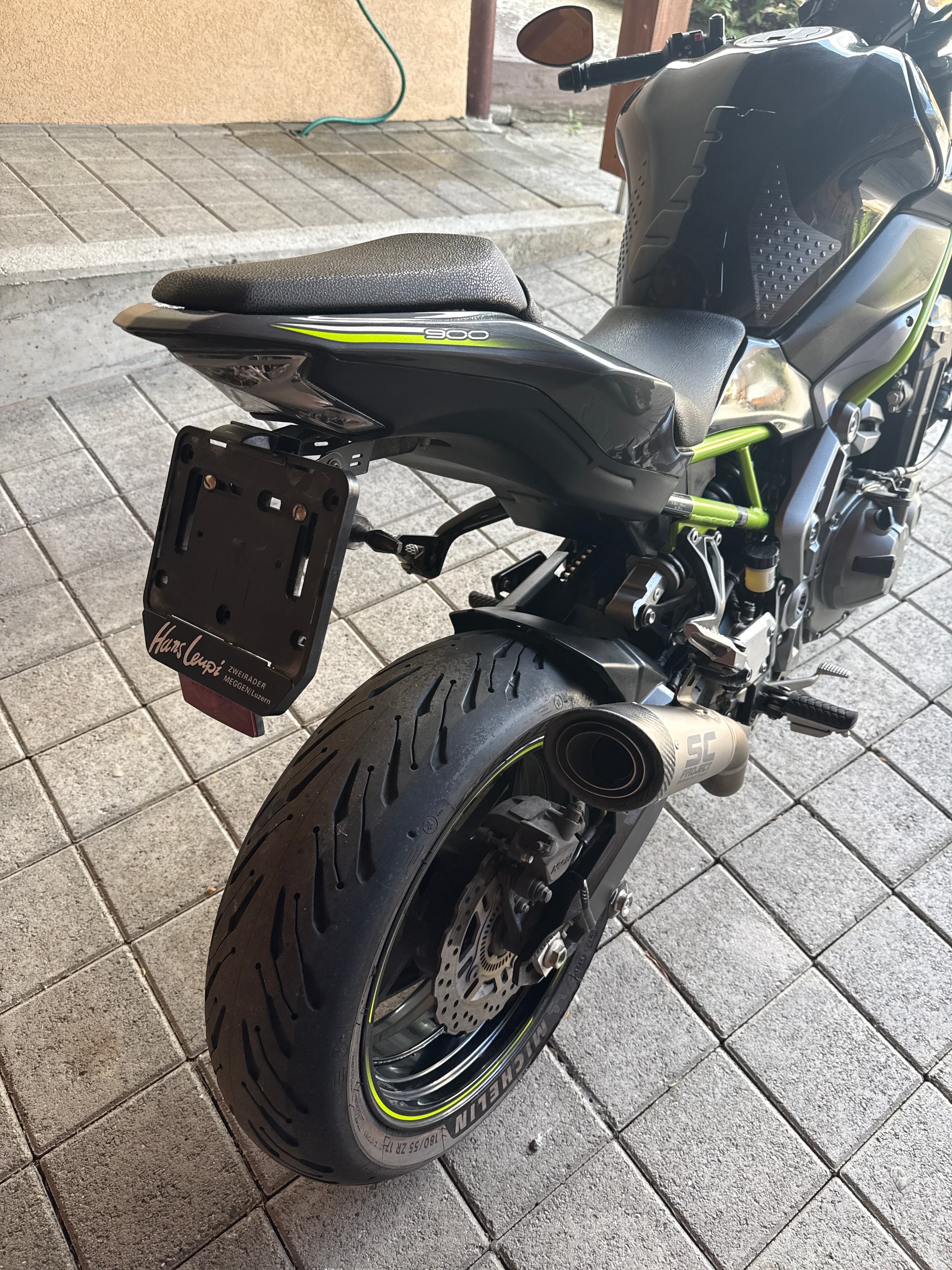 KAWASAKI Z 900-image-8