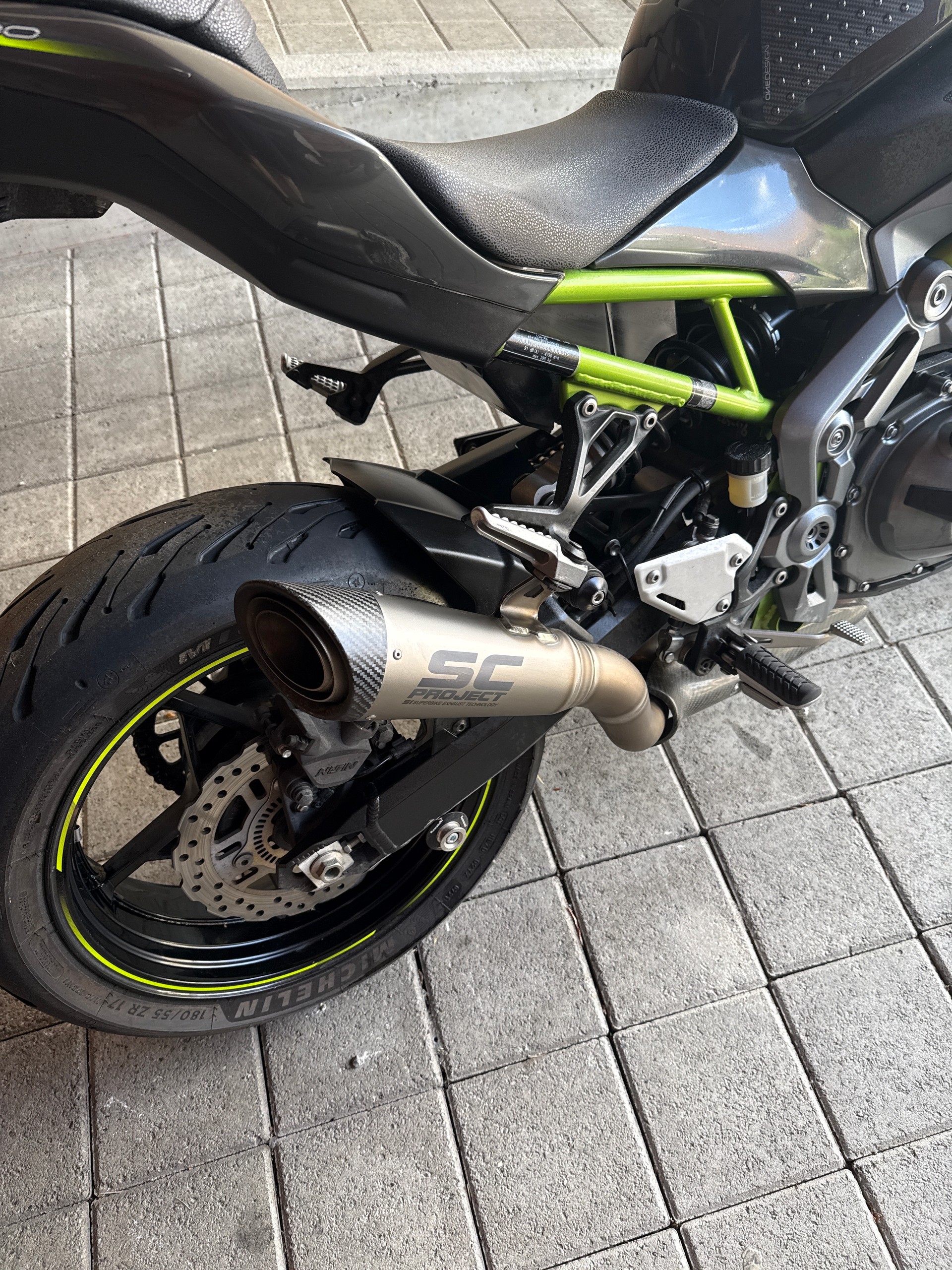 KAWASAKI Z 900-image-7