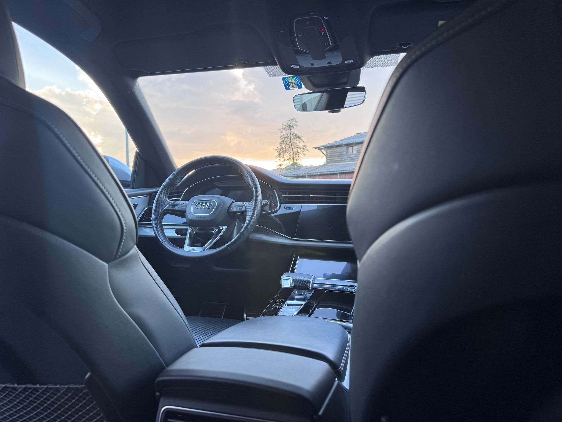 AUDI SQ8 TFSI quattro tiptronic-image-13