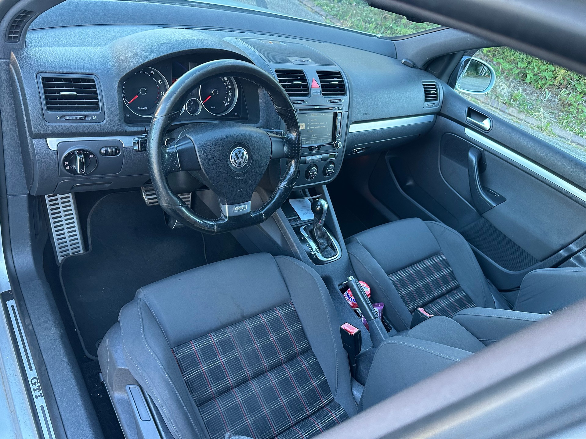 VW Golf 2.0 TFSI GTI-image-10