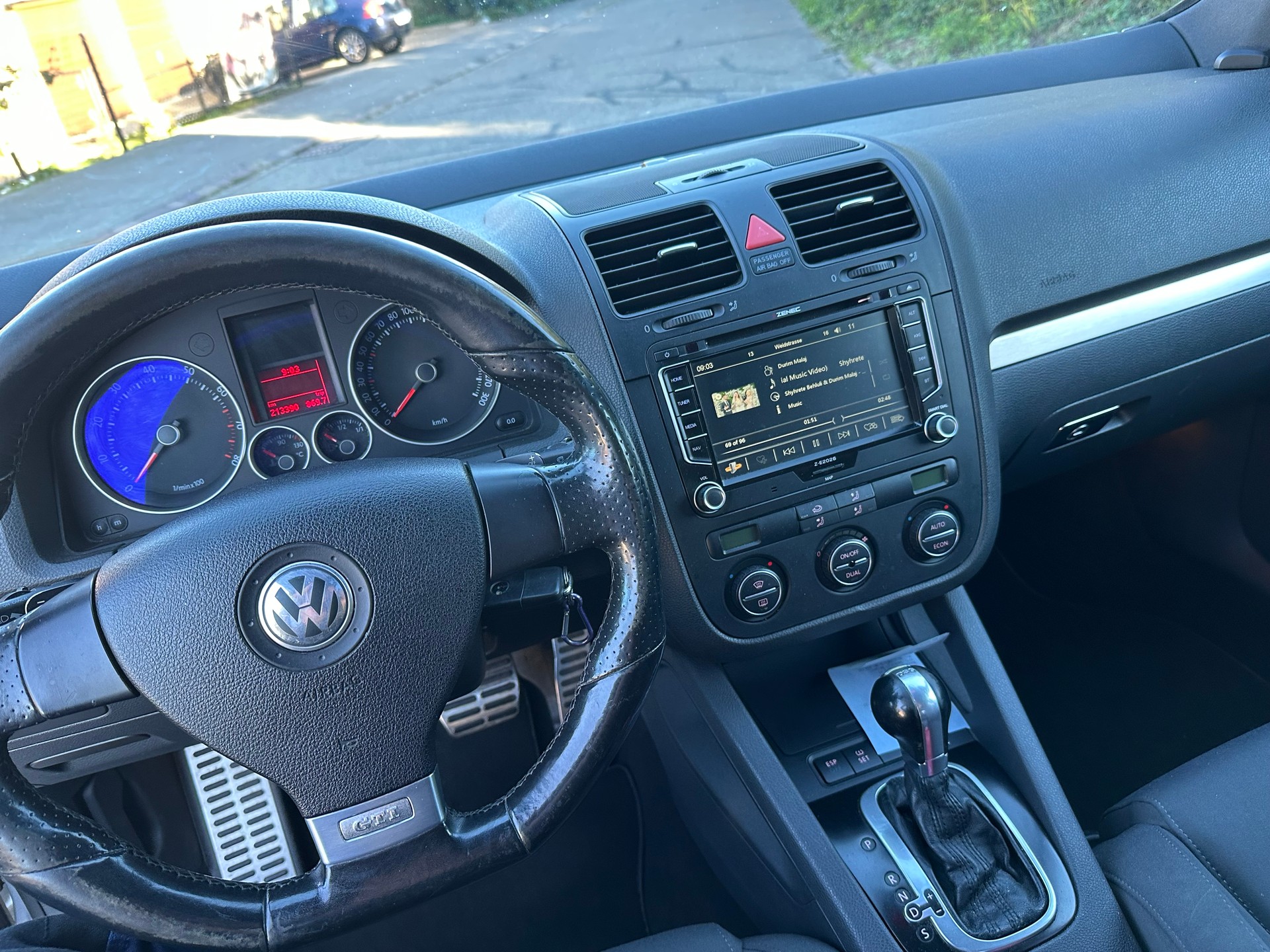 VW Golf 2.0 TFSI GTI-image-11