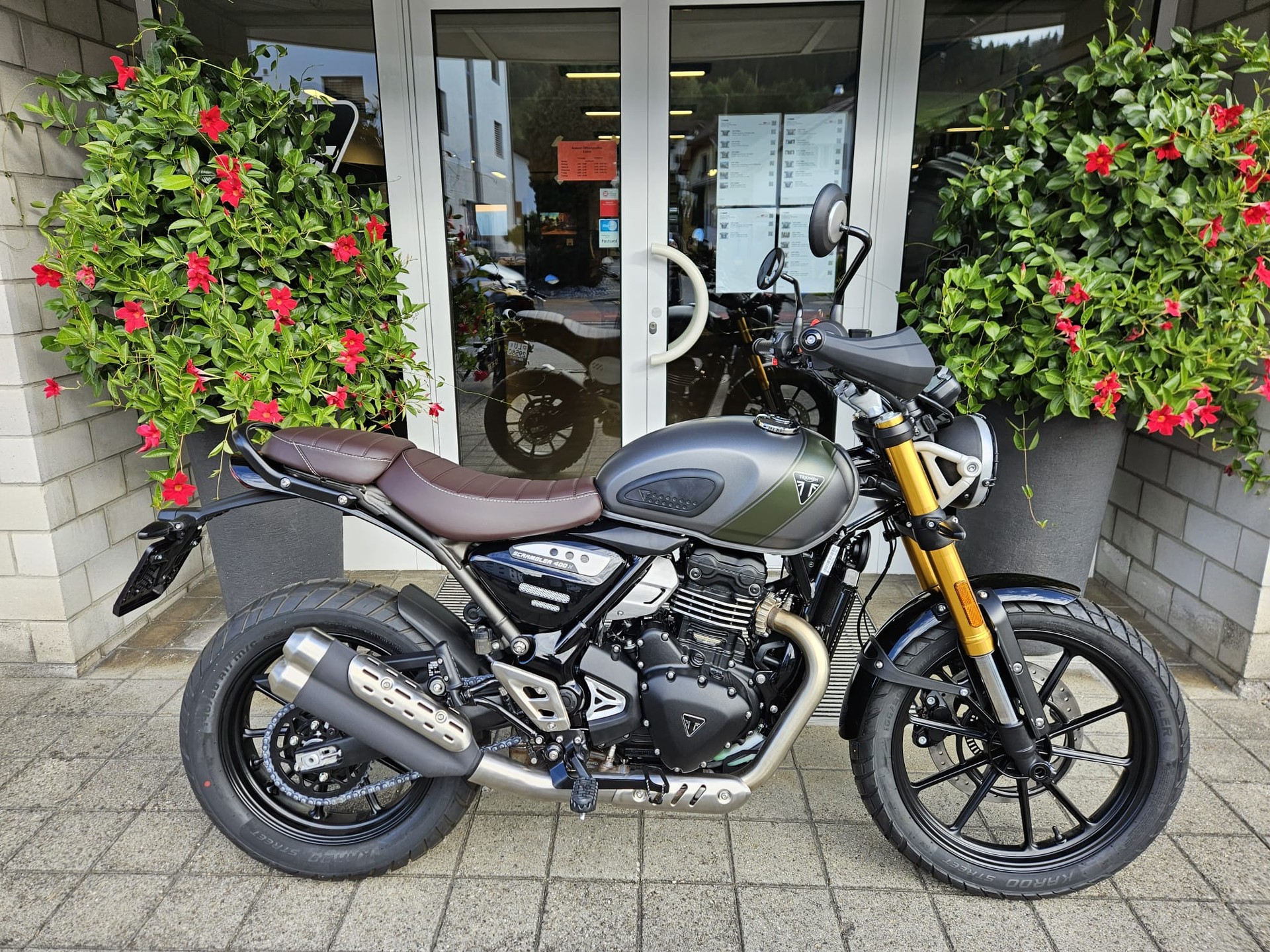 TRIUMPH Scrambler 400 X-image-1