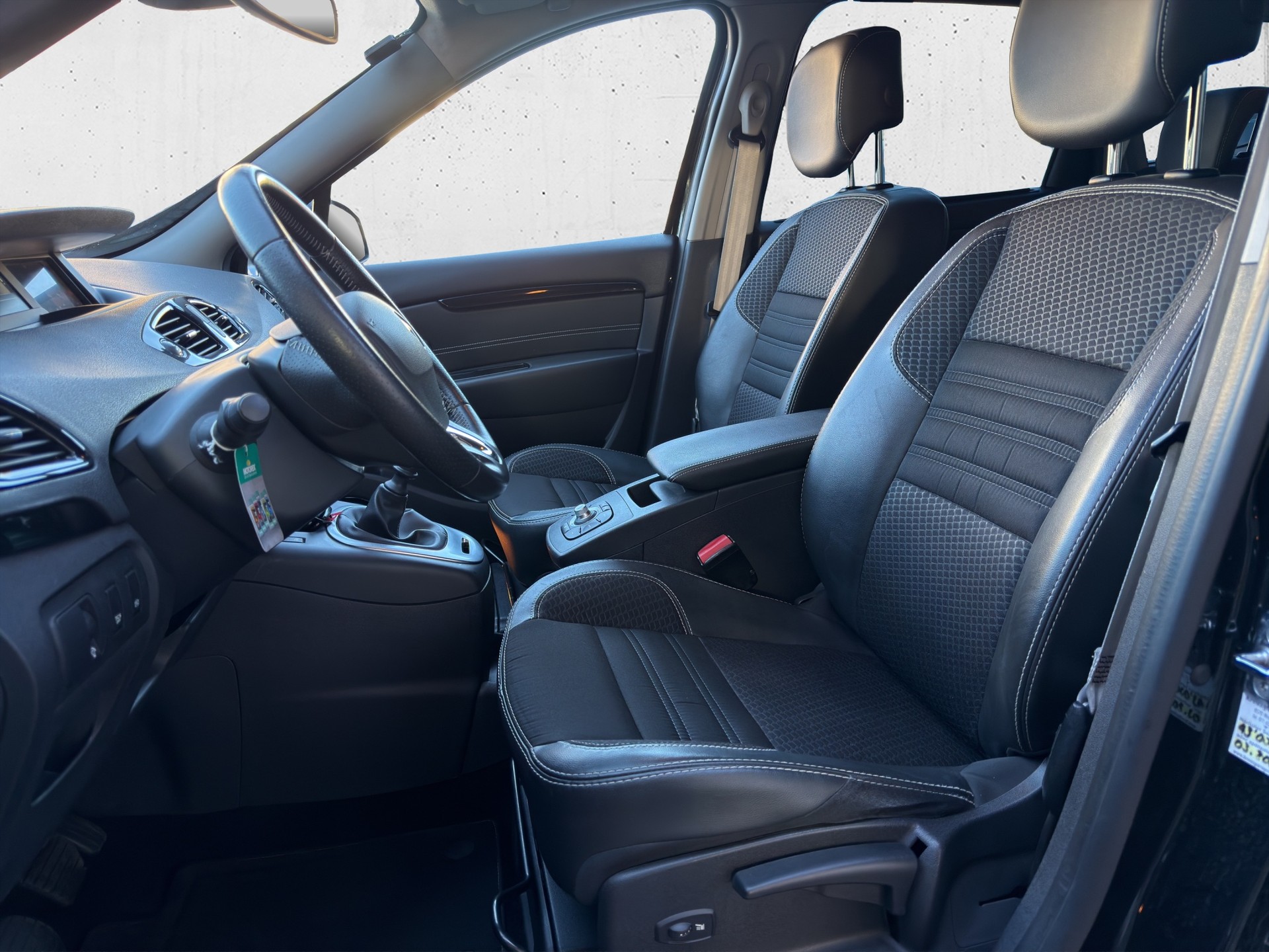 RENAULT Grand Scénic-image-11
