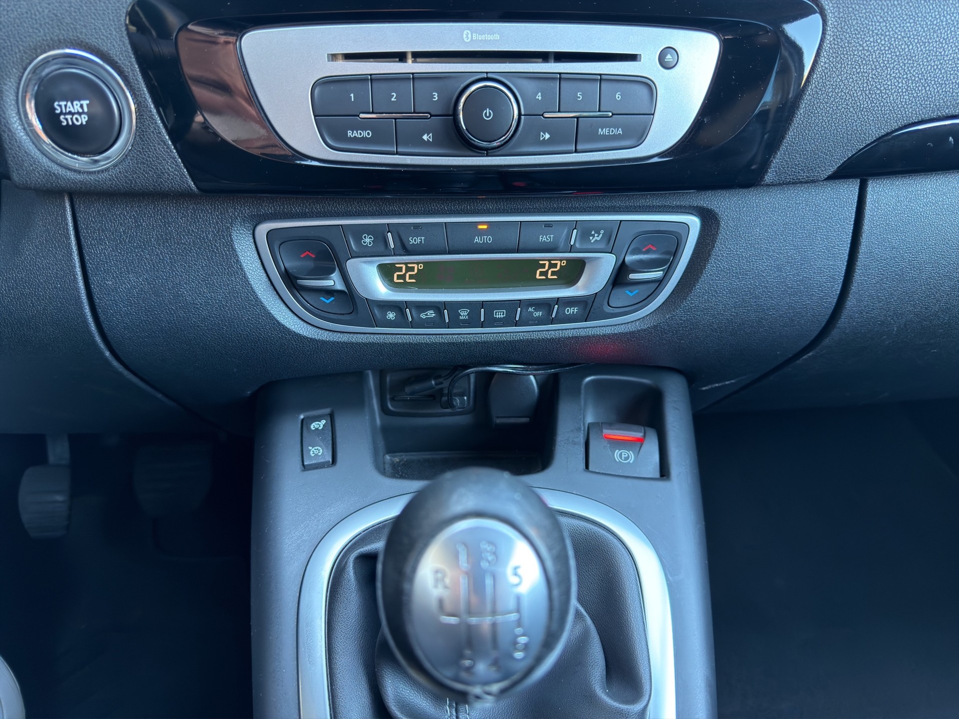 RENAULT Grand Scénic-image-9