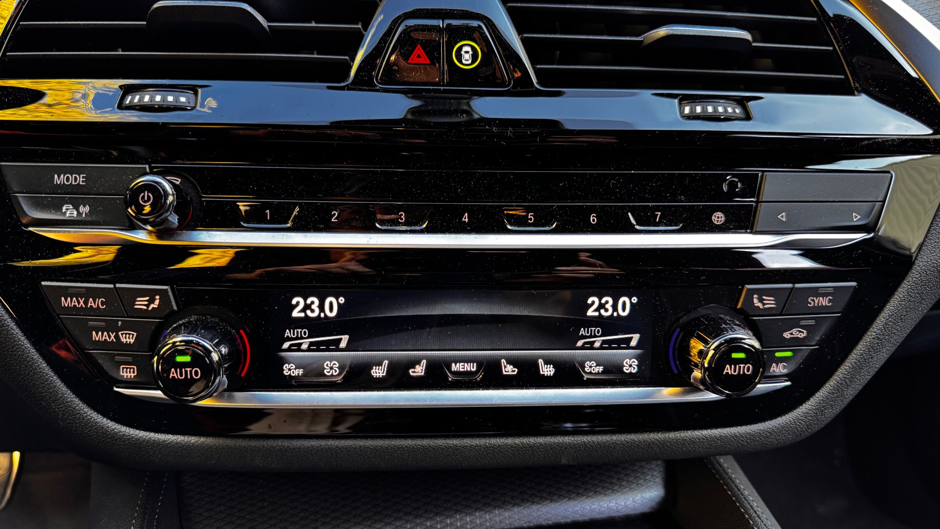 BMW M550i xDrive SAG-image-17