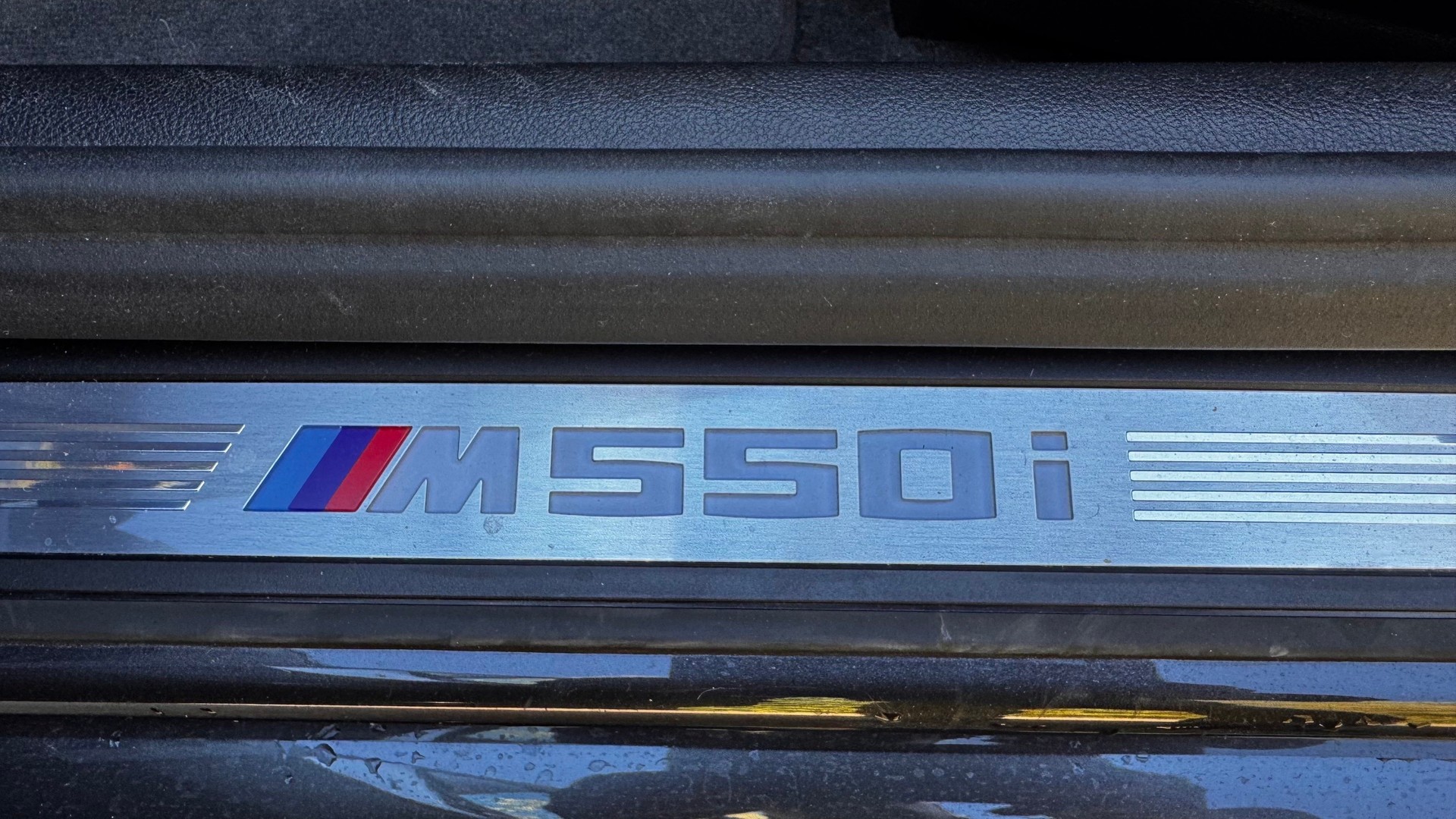 BMW M550i xDrive SAG-image-10