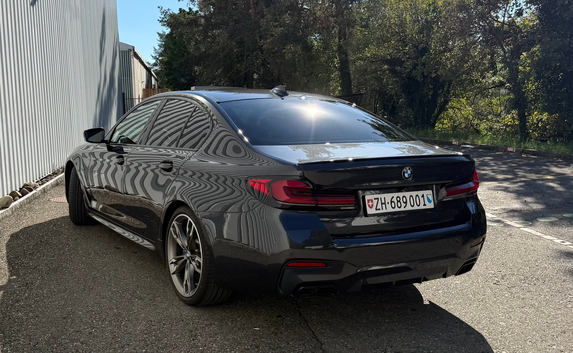 BMW M550i xDrive SAG-image-4