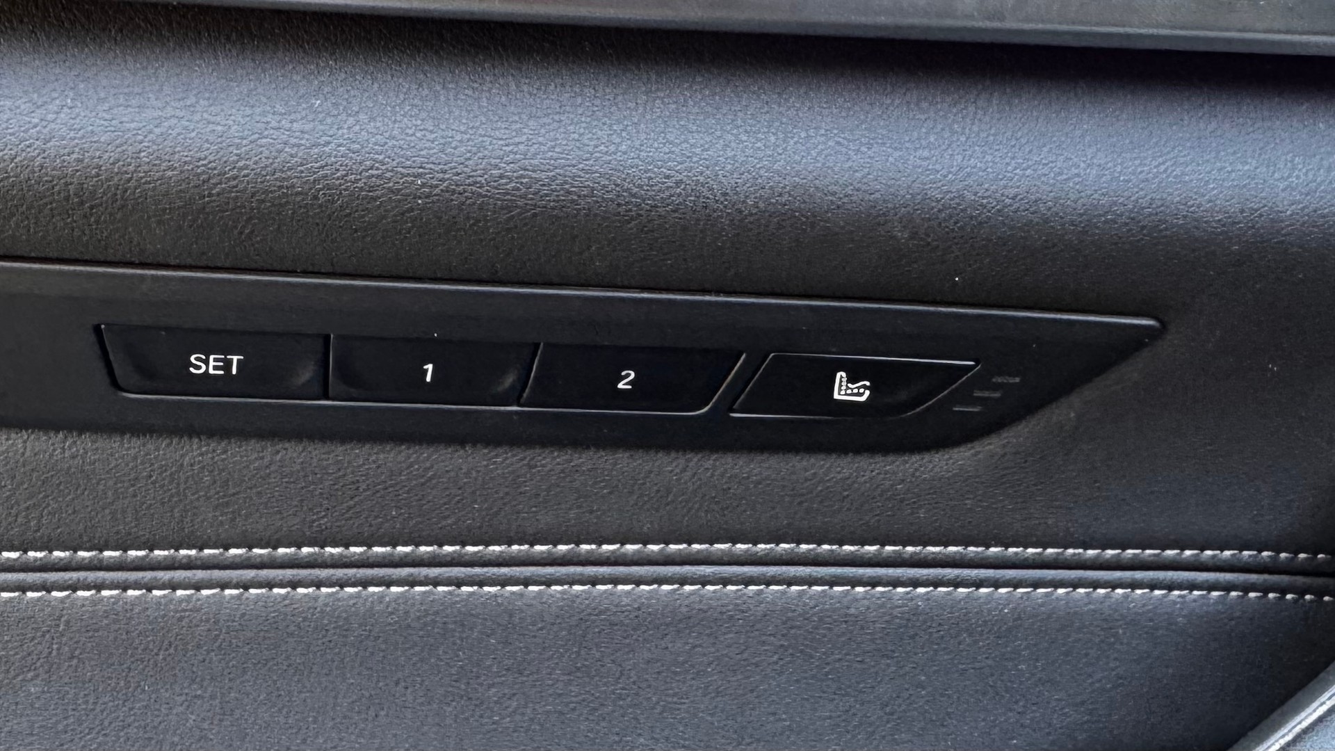 BMW M550i xDrive SAG-image-18