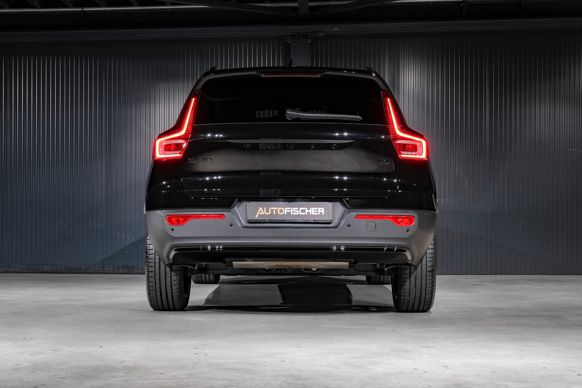 VOLVO XC40 B3 Benzin Mild Hybrid Plus Black Edition DCT-image-5