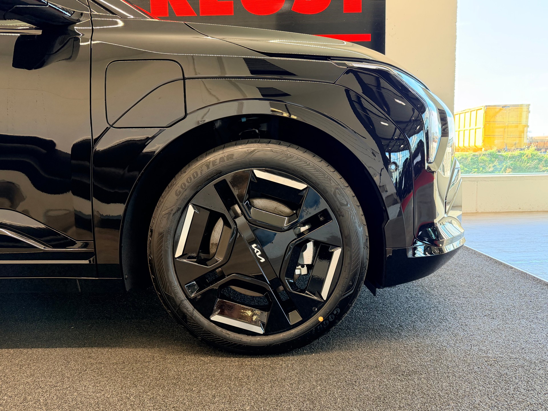 KIA EV3 81,4 kWh GT Line 4x4-image-5