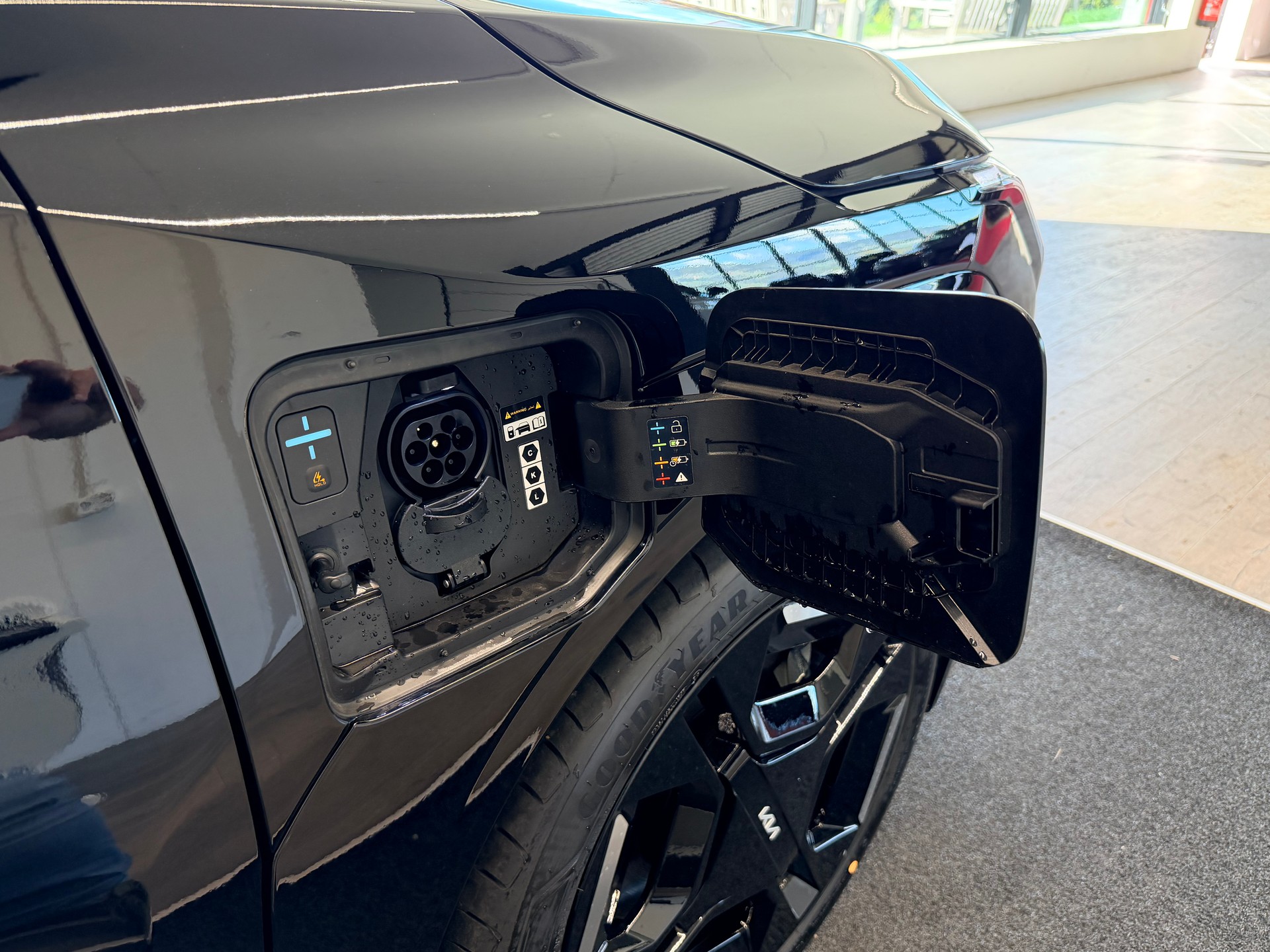 KIA EV3 81,4 kWh GT Line 4x4-image-6