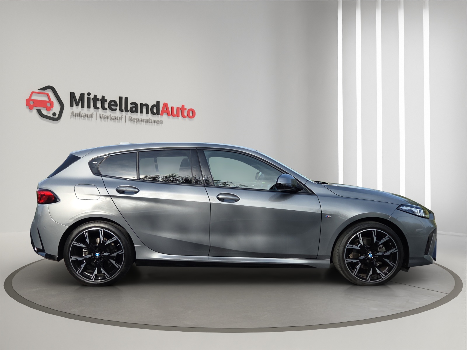 BMW 118d Steptronic M Sport-showroom-element-3
