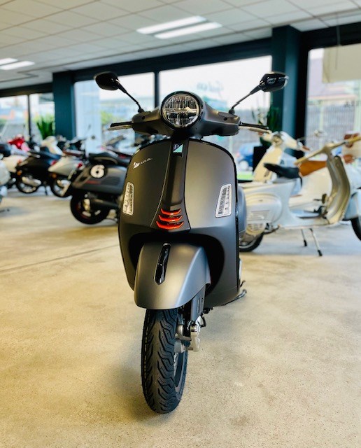 PIAGGIO Vespa GTS 125 Super Sport ABS-image-0