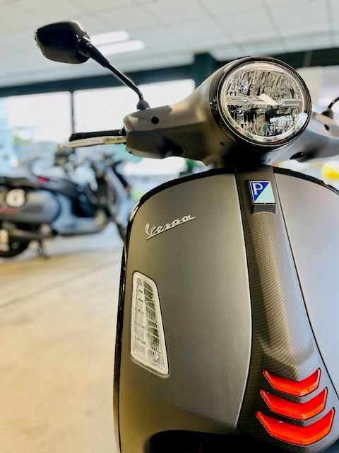 PIAGGIO Vespa GTS 125 Super Sport ABS-image-3