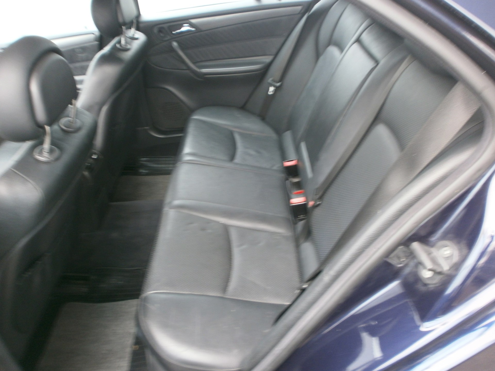 MERCEDES-BENZ C 270 CDI Avantgarde-image-10