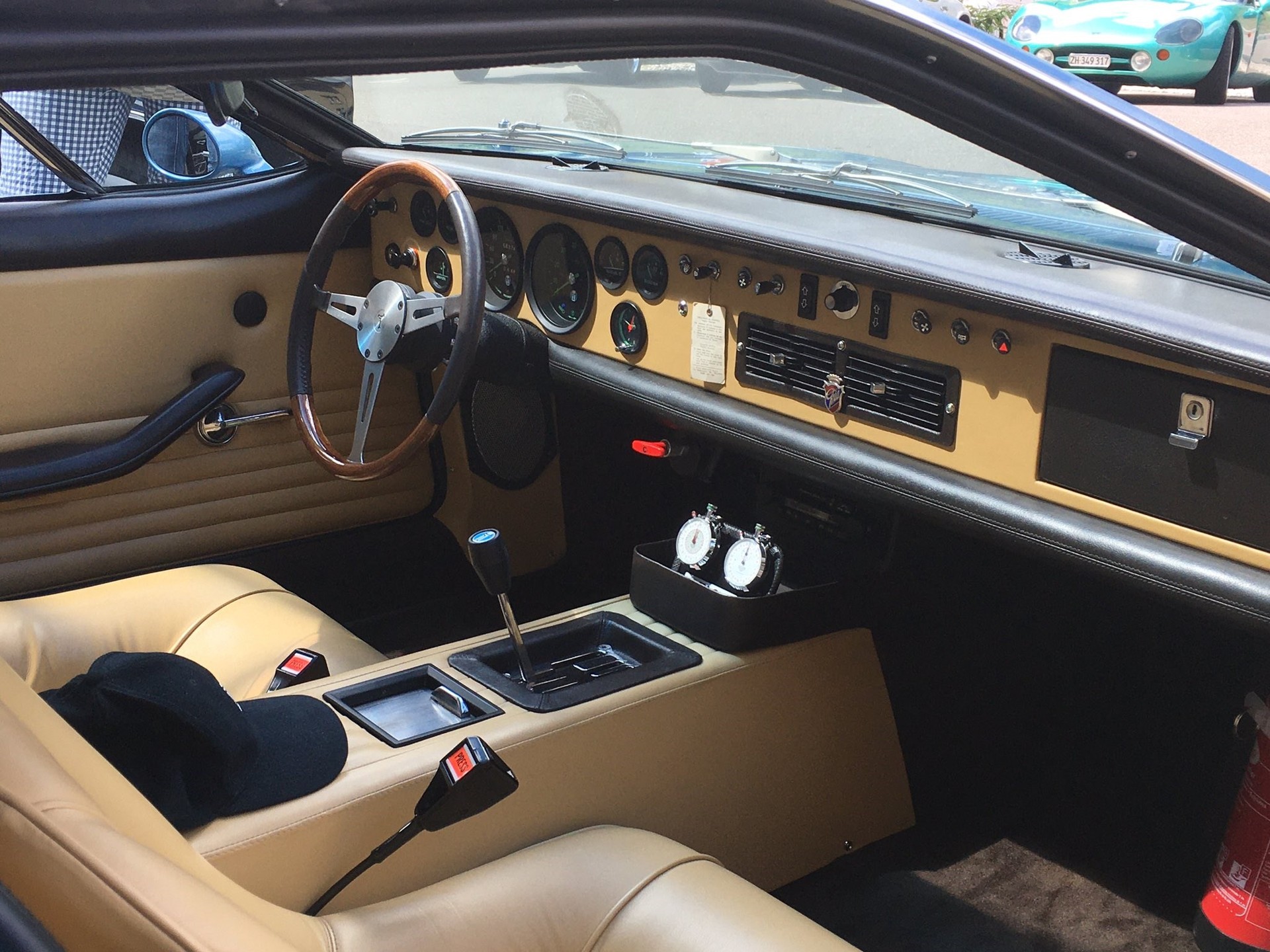 DE TOMASO-image-10