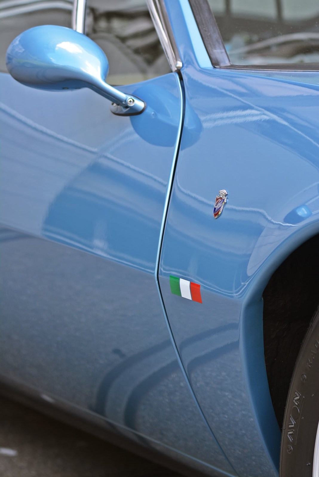 DE TOMASO-image-4
