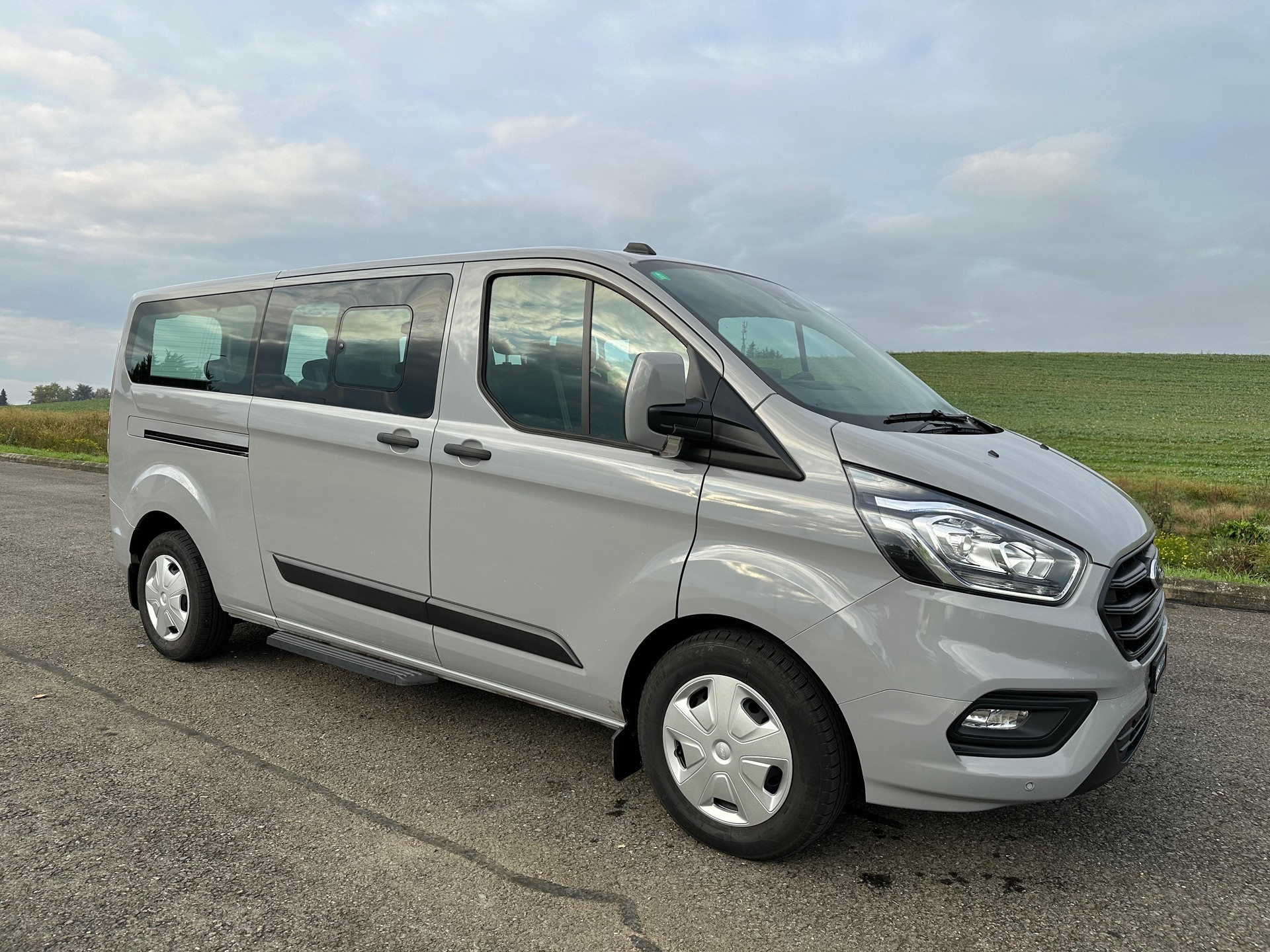 FORD Transit Custom 340 L2H1 Trend A-image-16