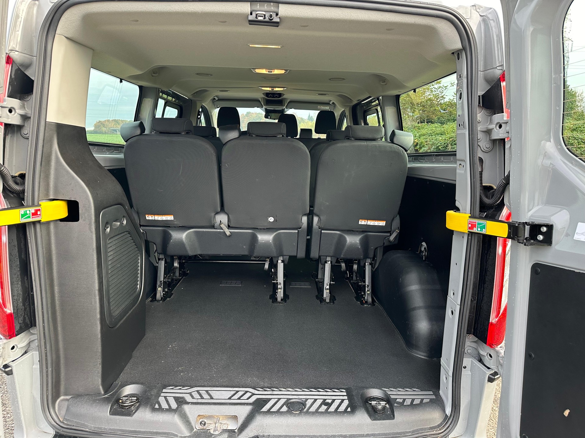 FORD Transit Custom 340 L2H1 Trend A-image-4