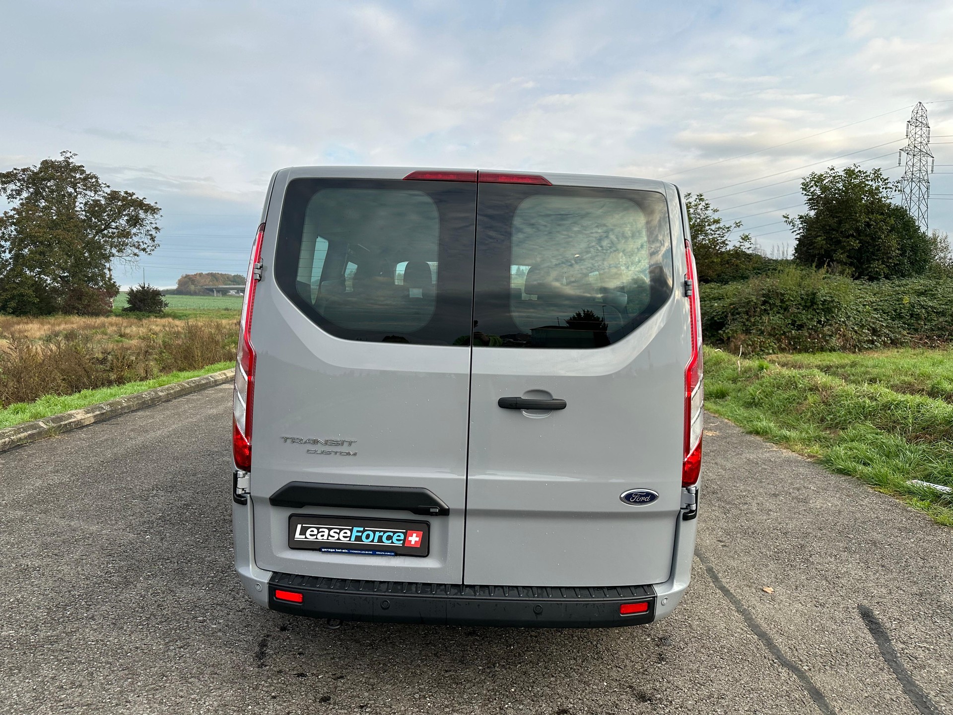 FORD Transit Custom 340 L2H1 Trend A-image-8