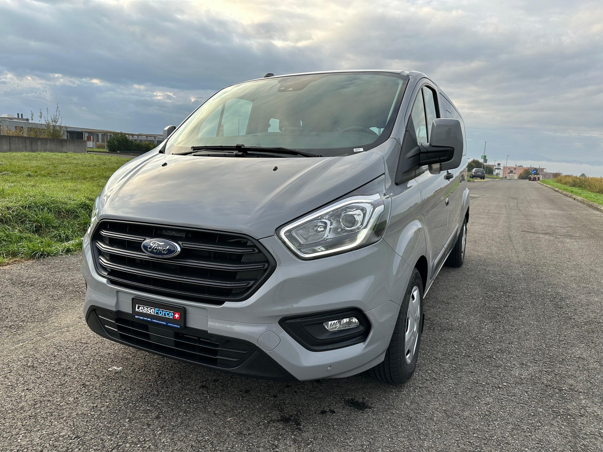 FORD Transit Custom 340 L2H1 Trend A-image-12