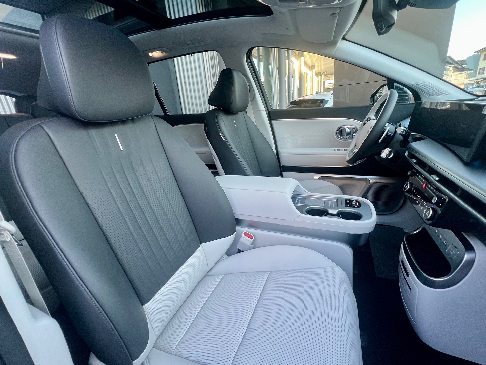 HYUNDAI Ioniq 9 110kWh Vertex Caligraphy 4WD Performance-image-10