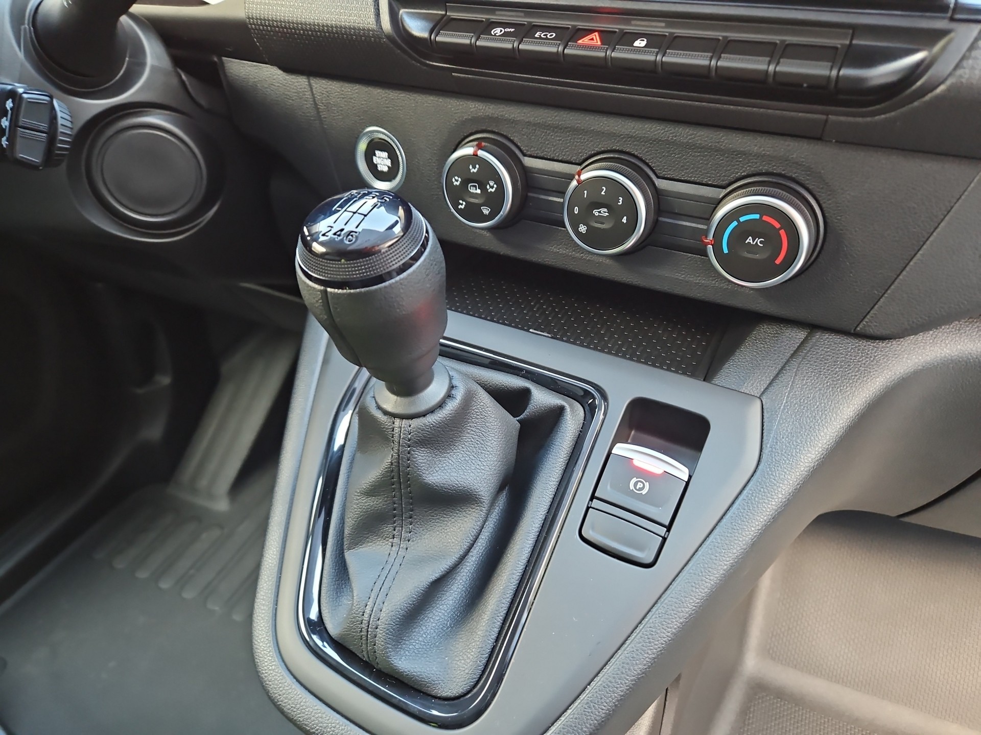 NISSAN Townstar 1.3 L1 N-Connecta Schaltgetriebe Manuell-image-12
