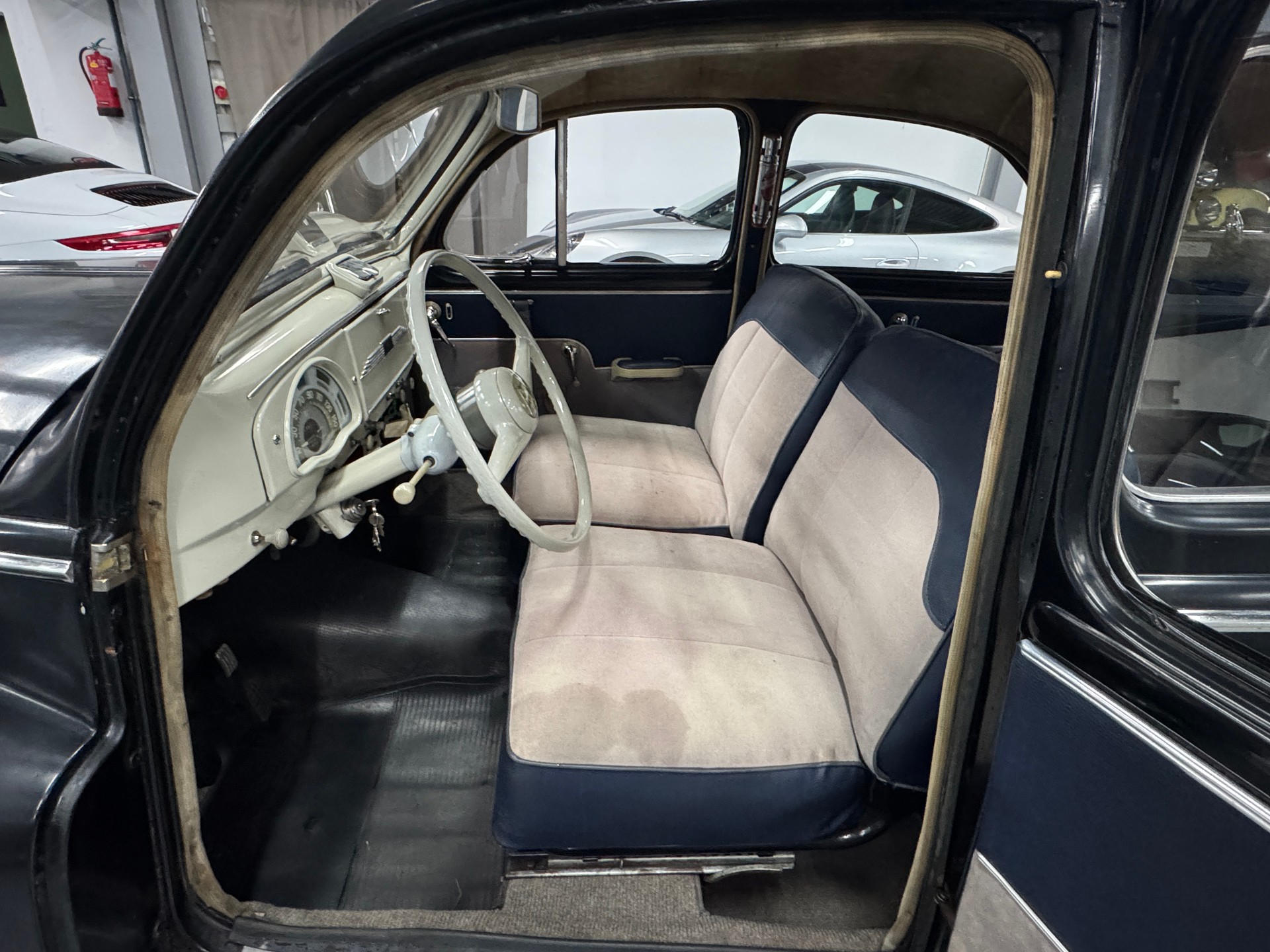 PEUGEOT 203 C Berline-image-8