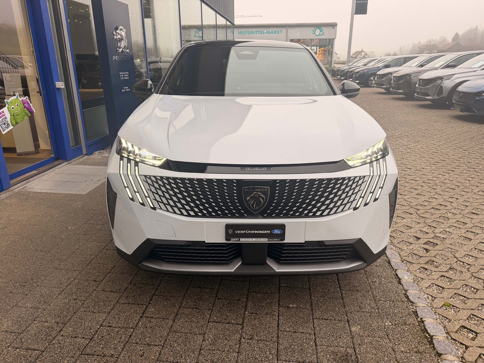 PEUGEOT 3008 1.6 Plug-in Hybrid GT-showroom-element-2