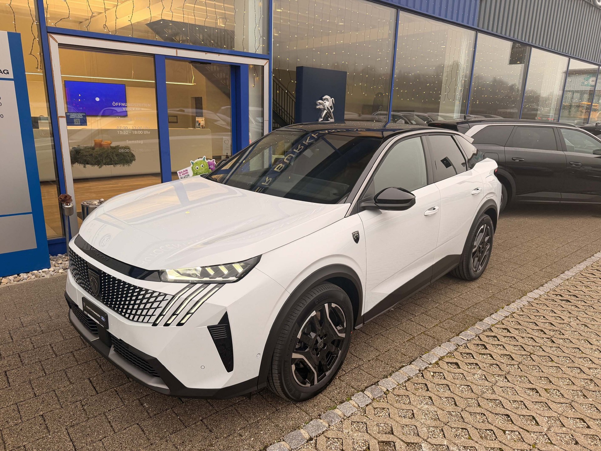 PEUGEOT 3008 1.6 Plug-in Hybrid GT-showroom-element-1