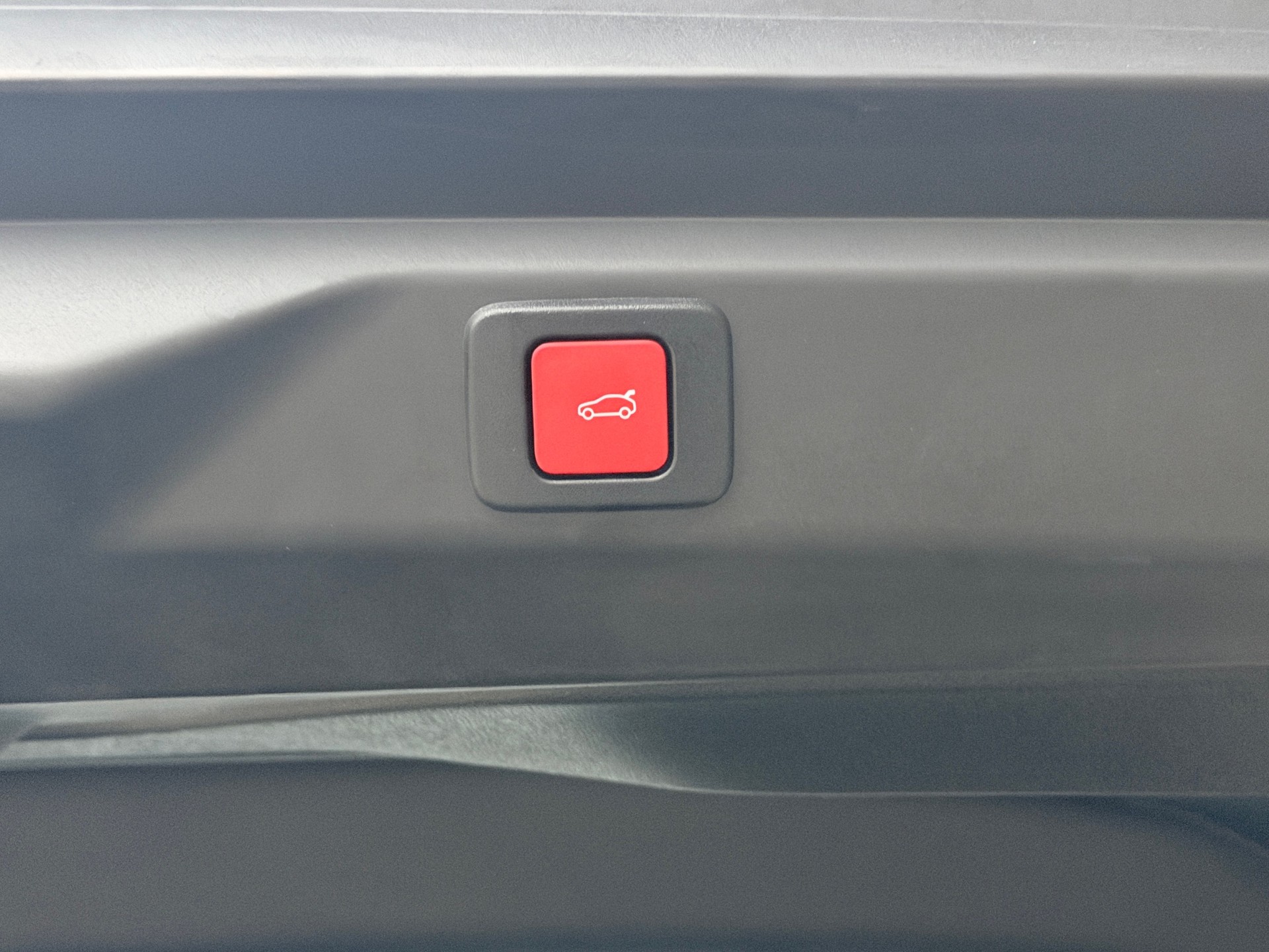 PEUGEOT 3008 1.6 Plug-in Hybrid GT-image-15
