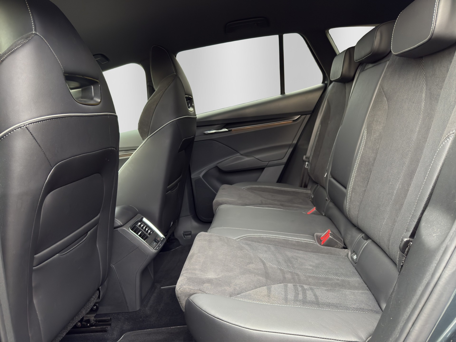 SKODA Enyaq iV 60 SportLine-image-14