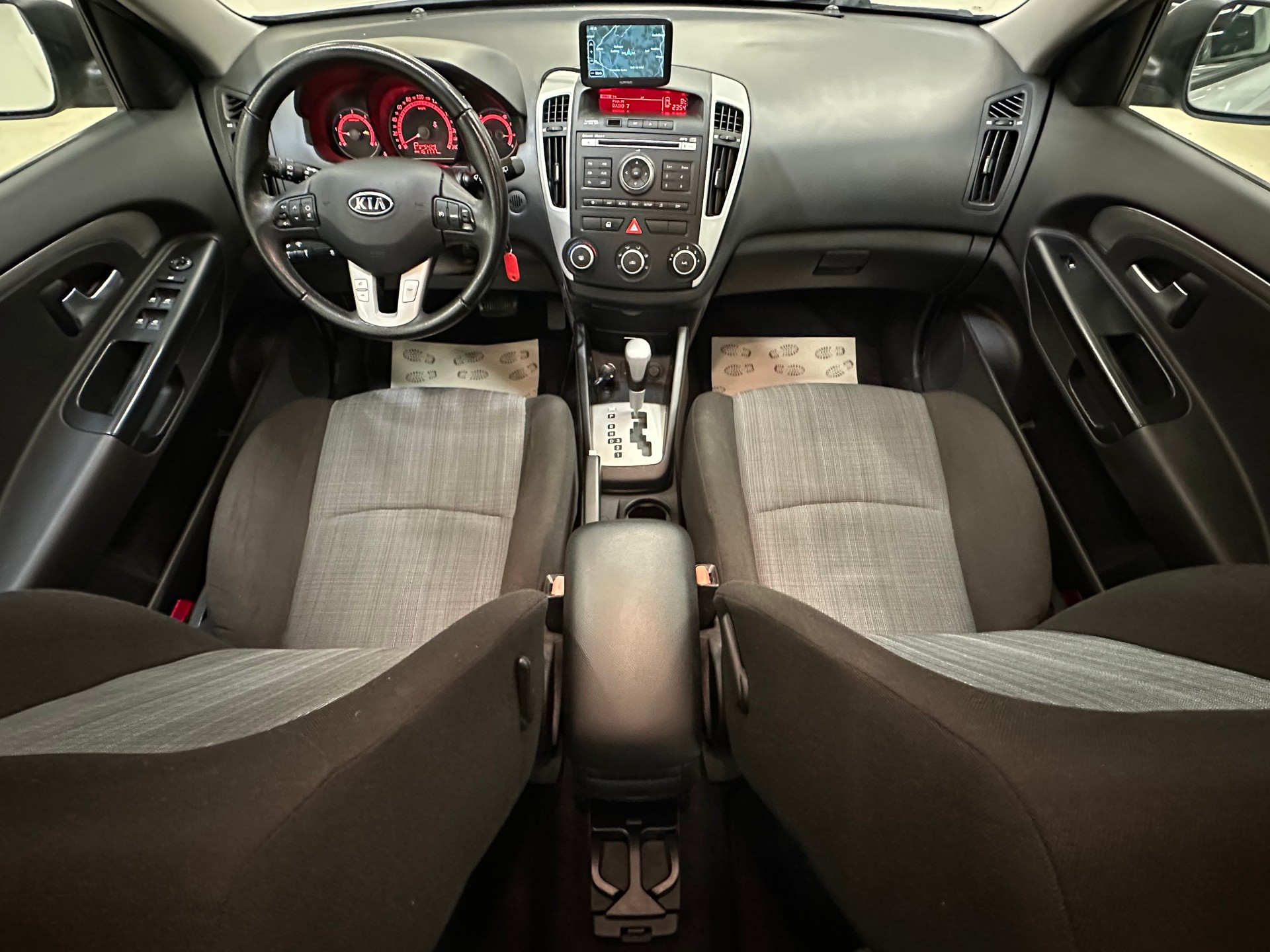 KIA Cee'd Sporty Wagon 1.6 CRDi Trend Automatic-image-11