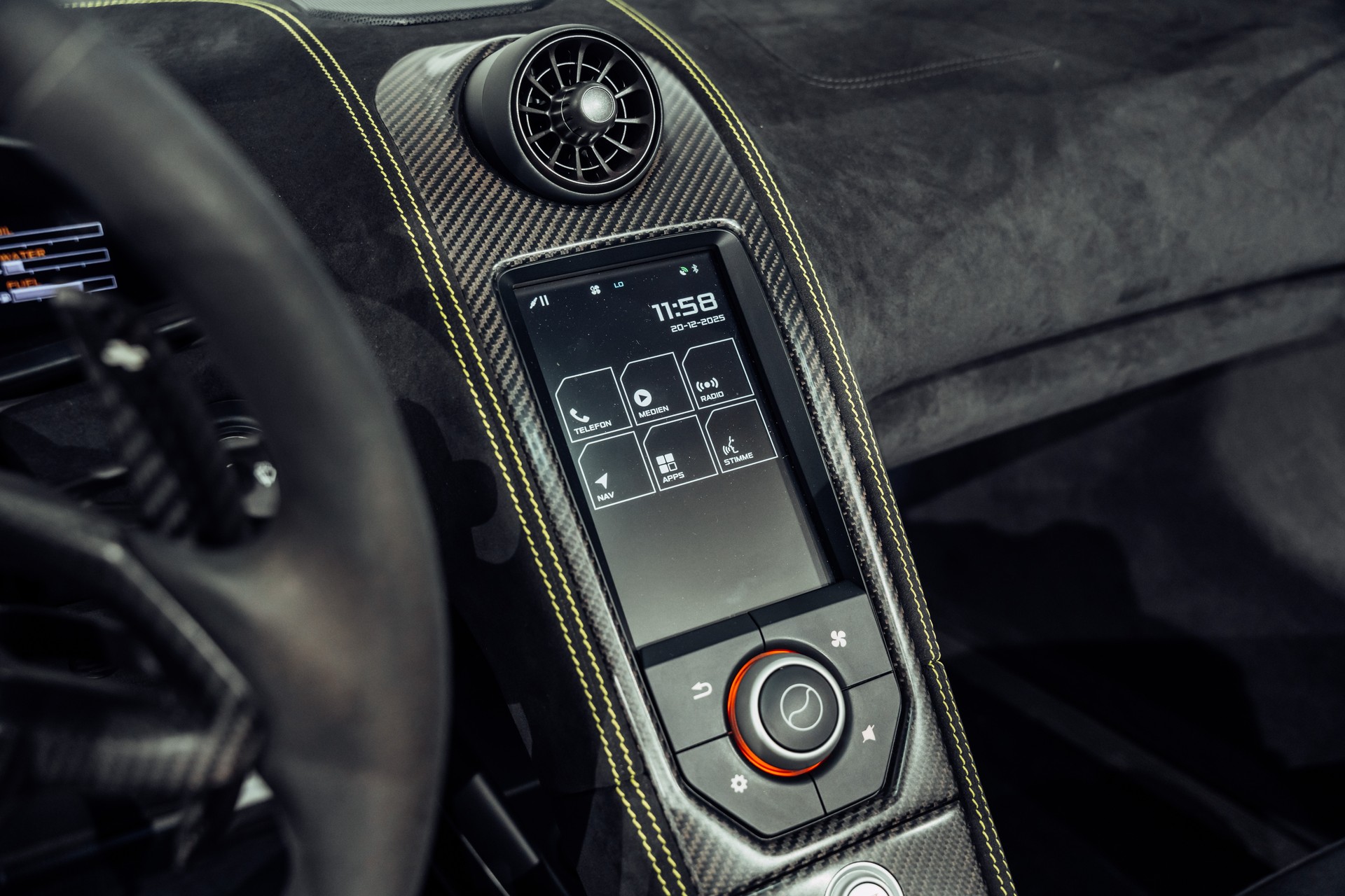 McLAREN 675LT Spider 3.8 V8 SSG-image-26