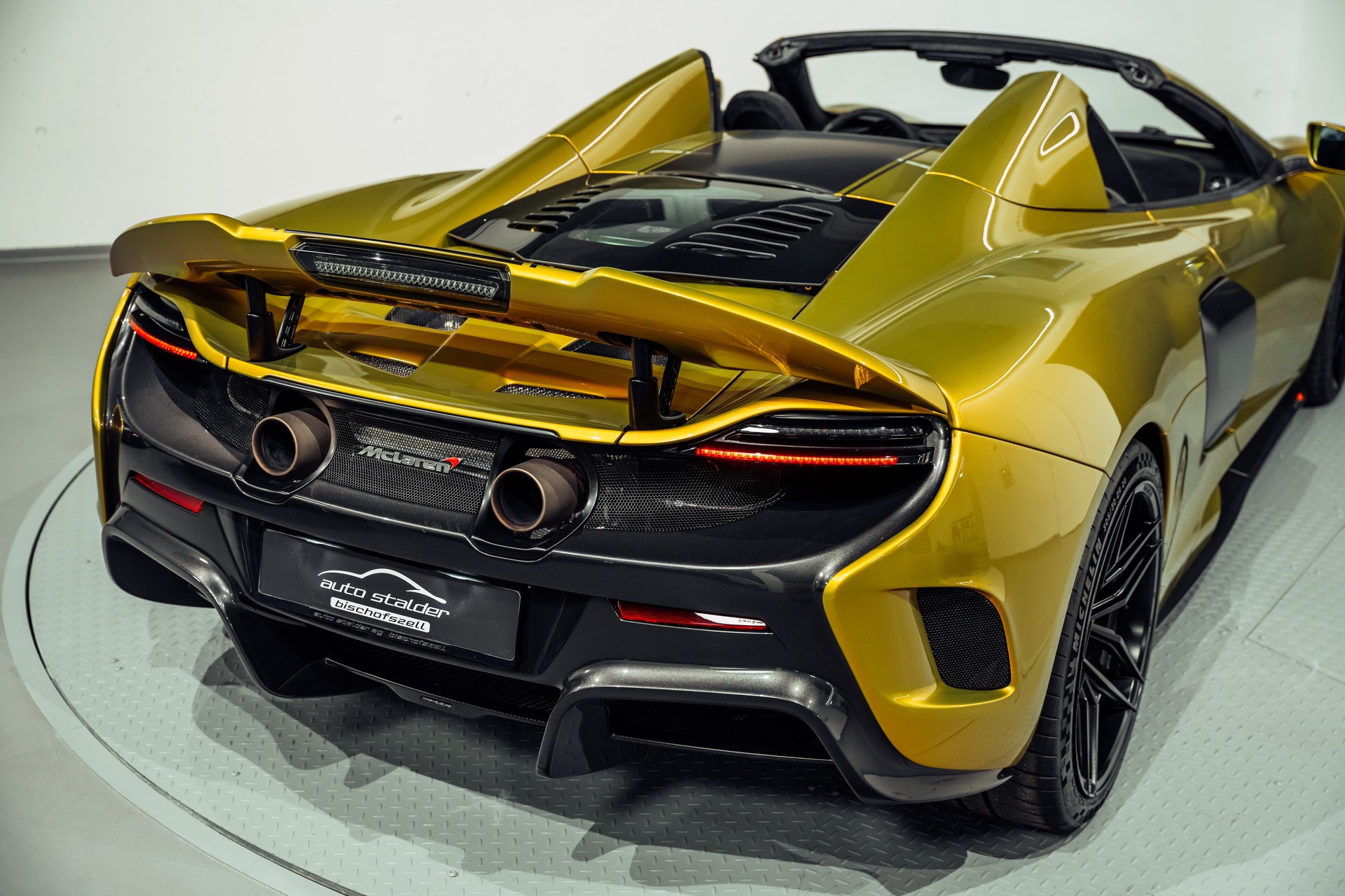 McLAREN 675LT Spider 3.8 V8 SSG-image-9