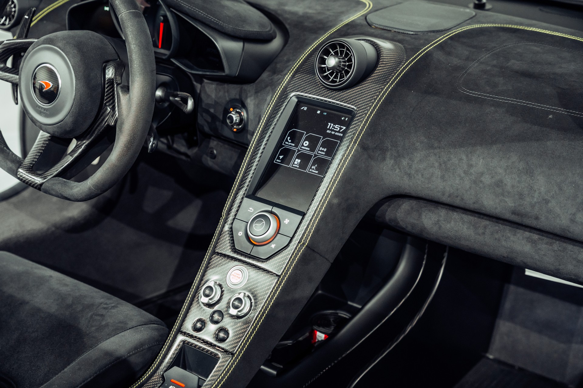 McLAREN 675LT Spider 3.8 V8 SSG-image-24