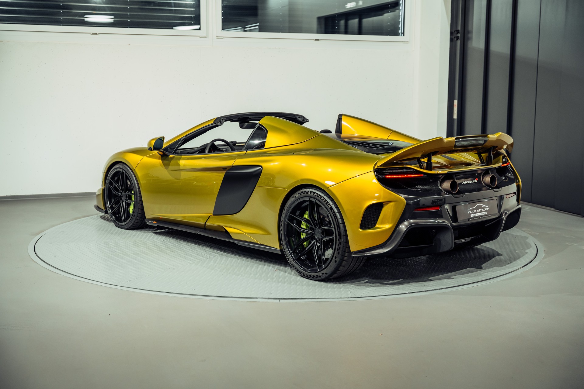 McLAREN 675LT Spider 3.8 V8 SSG-image-10