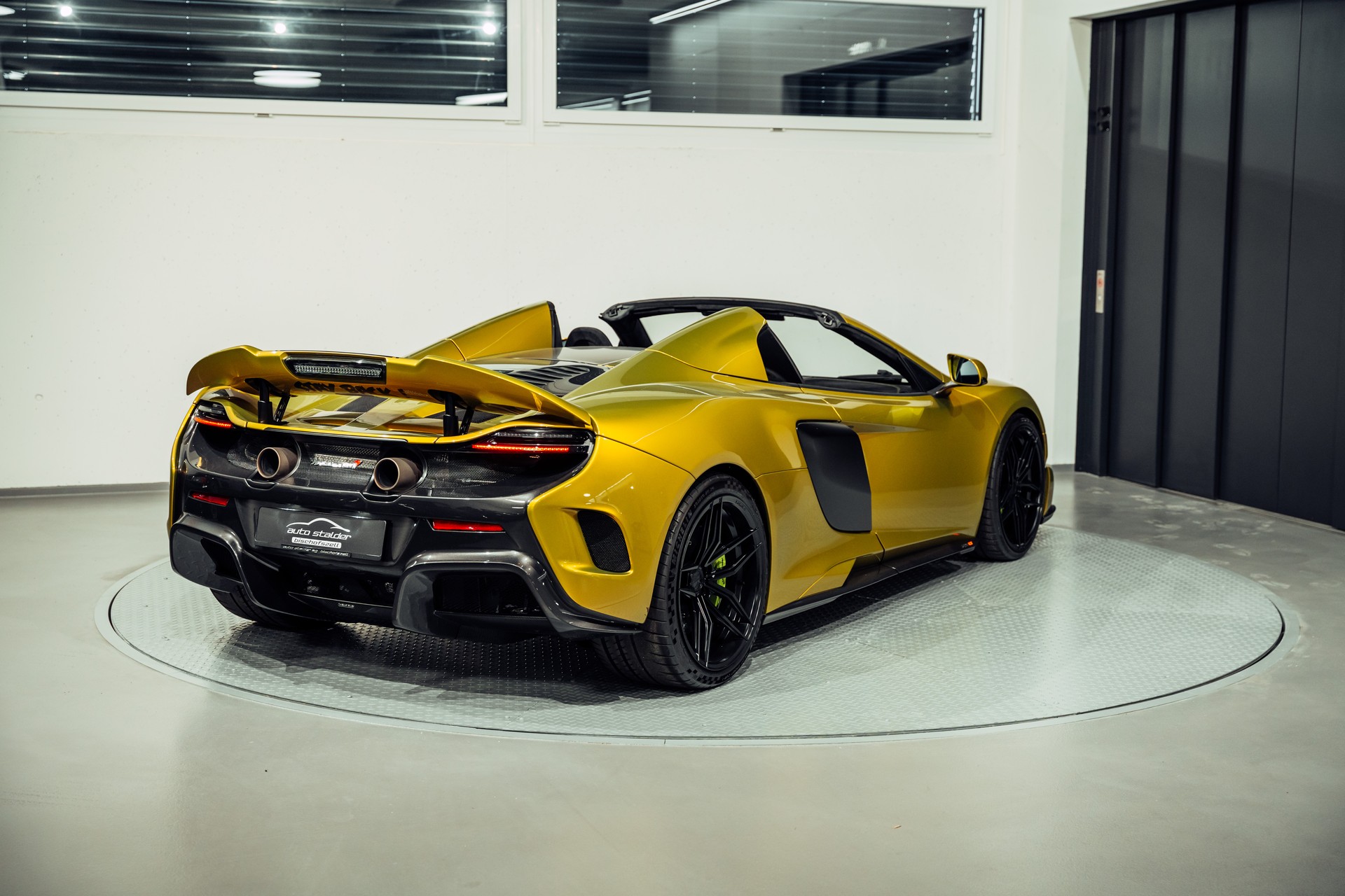 McLAREN 675LT Spider 3.8 V8 SSG-image-7