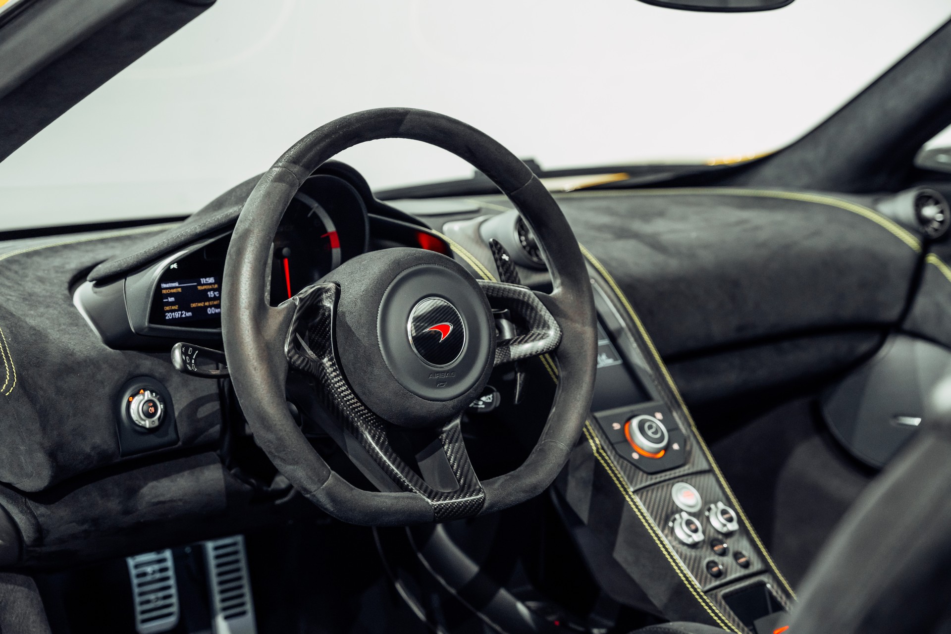 McLAREN 675LT Spider 3.8 V8 SSG-image-21